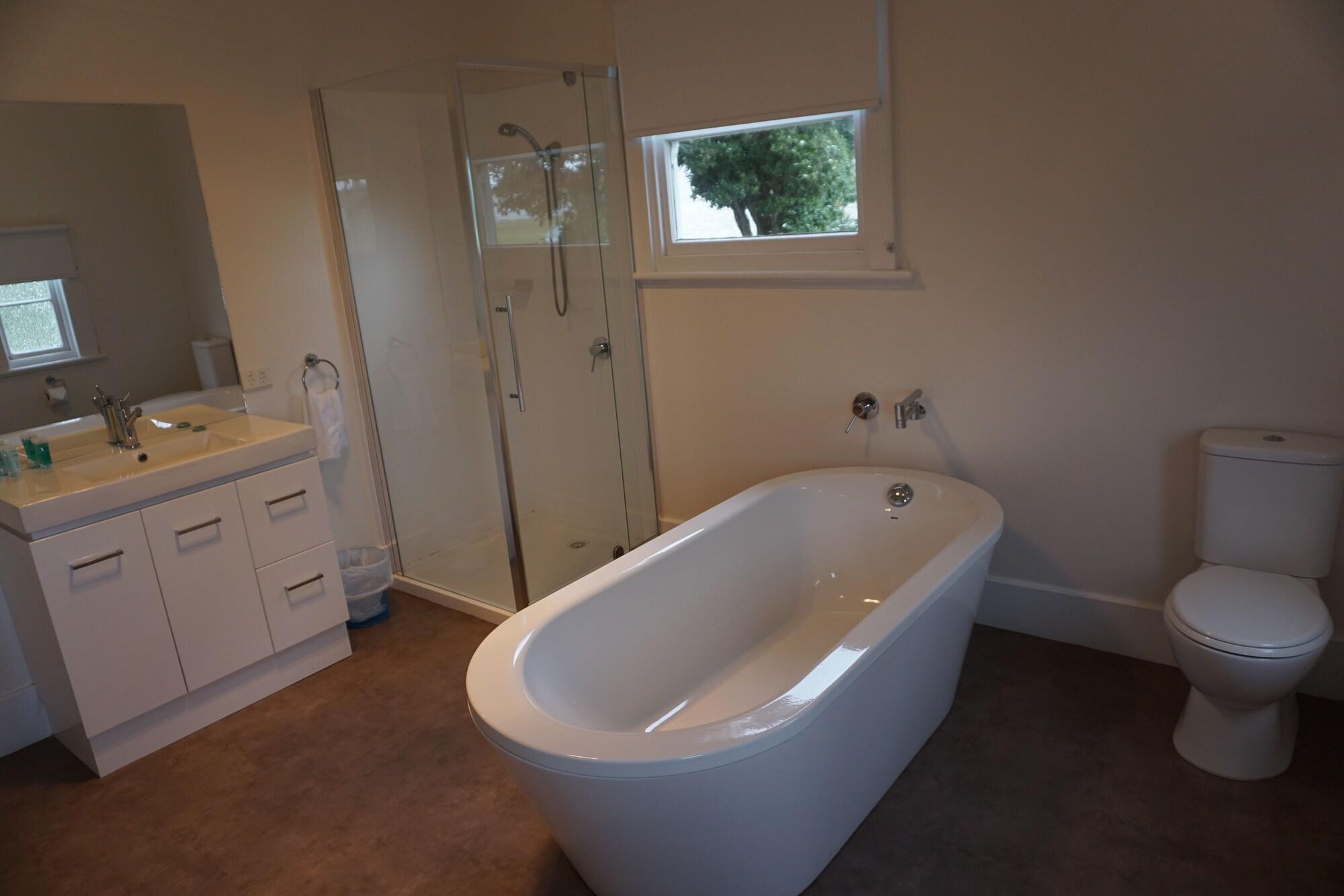 Low Head Pilot Station Accommodation by null