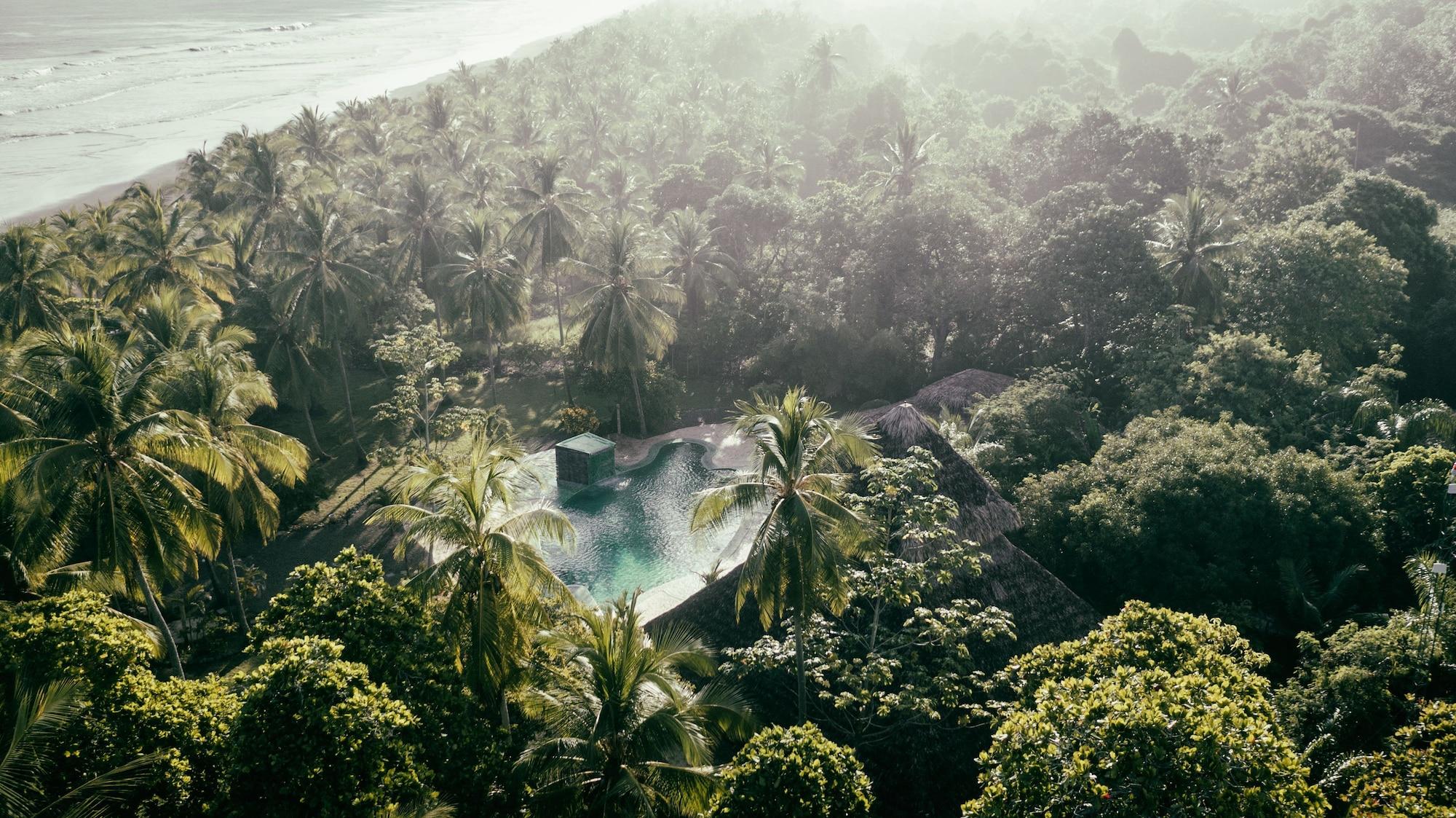 Clandestino Beach Resort by null