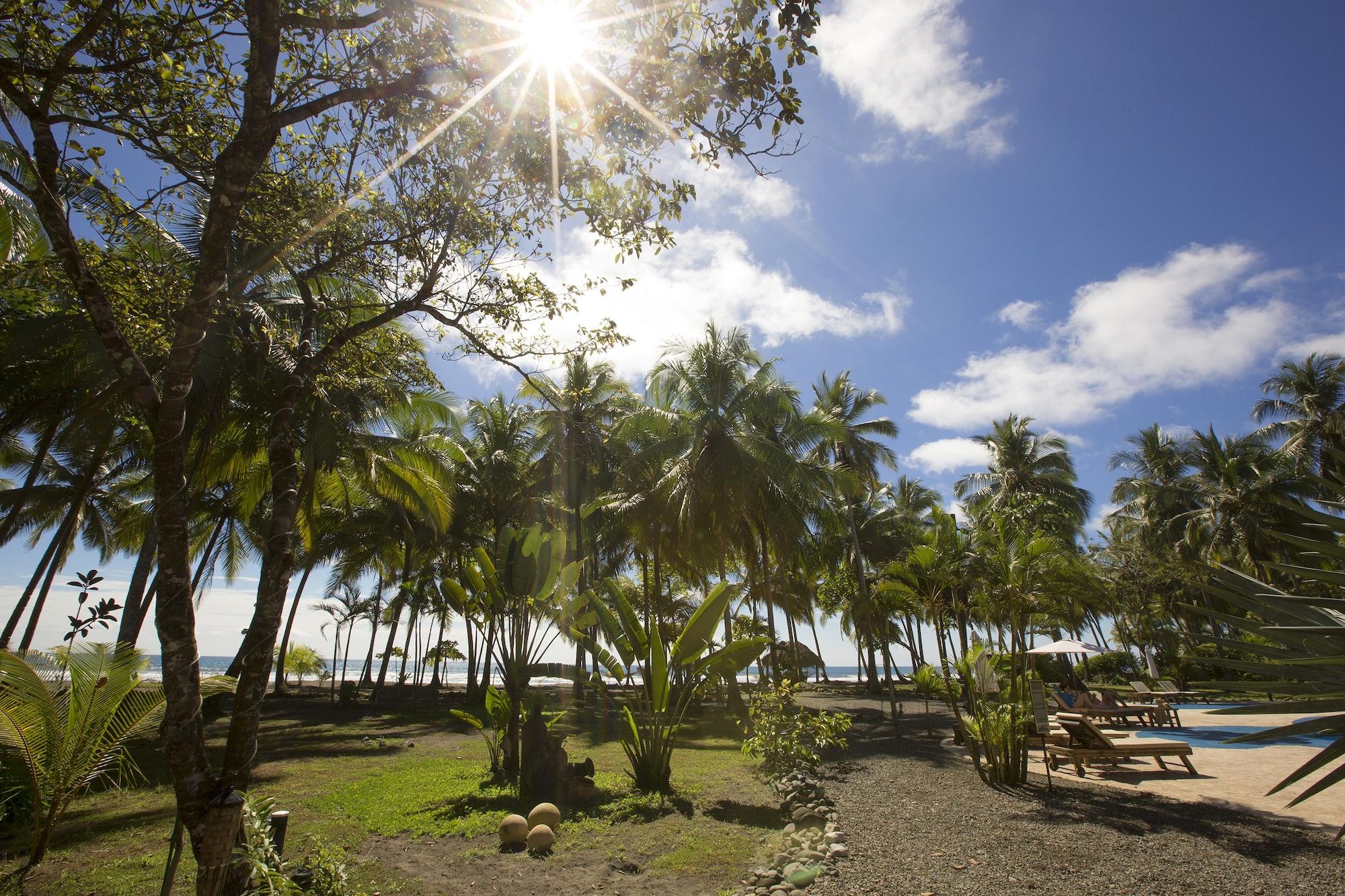 Clandestino Beach Resort by null