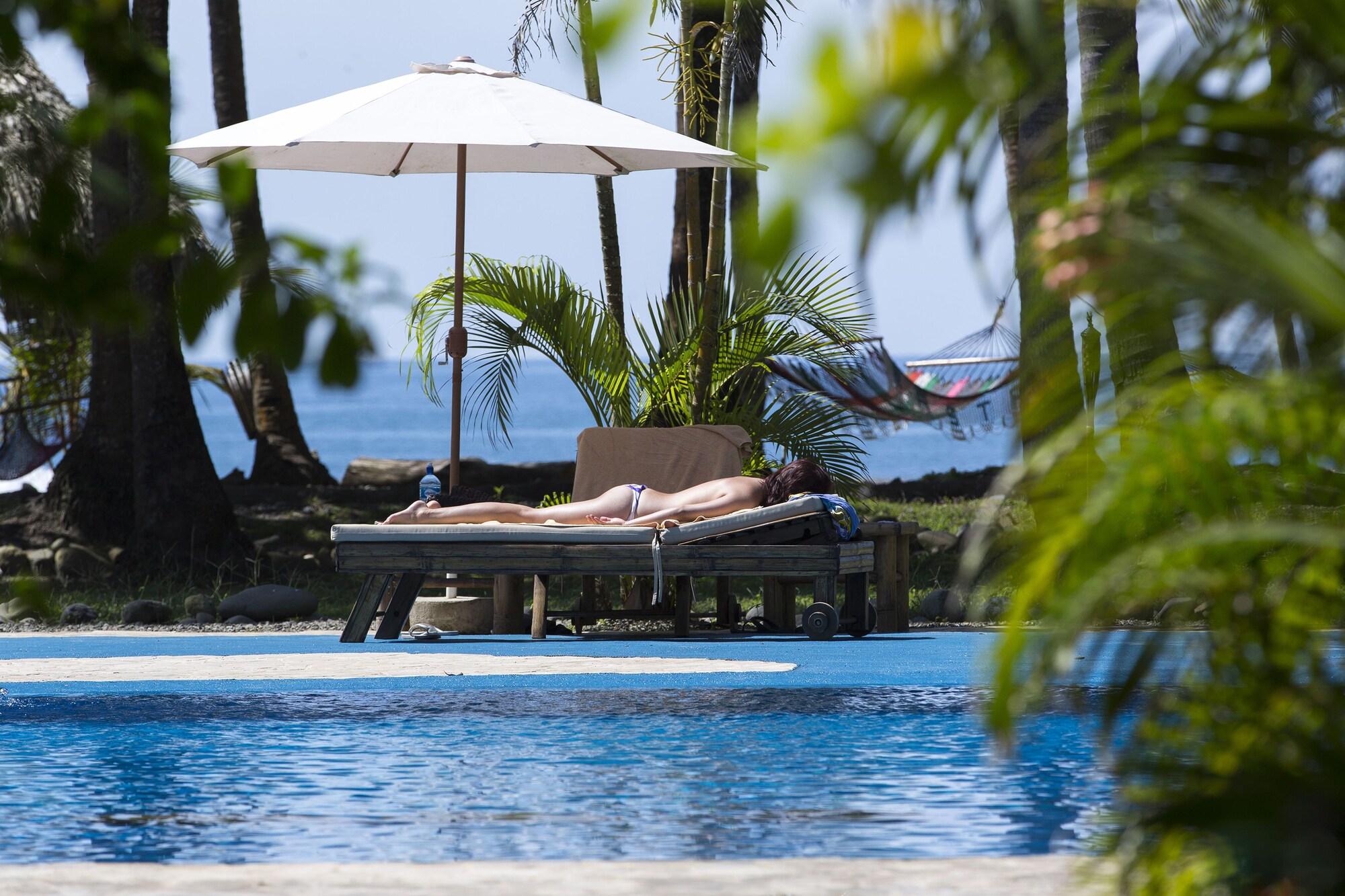 Clandestino Beach Resort by null