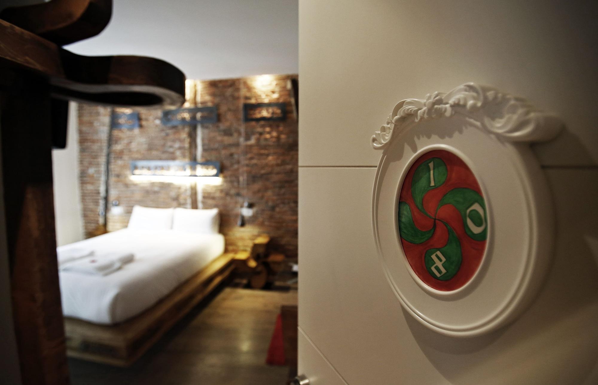 Basque Boutique by null