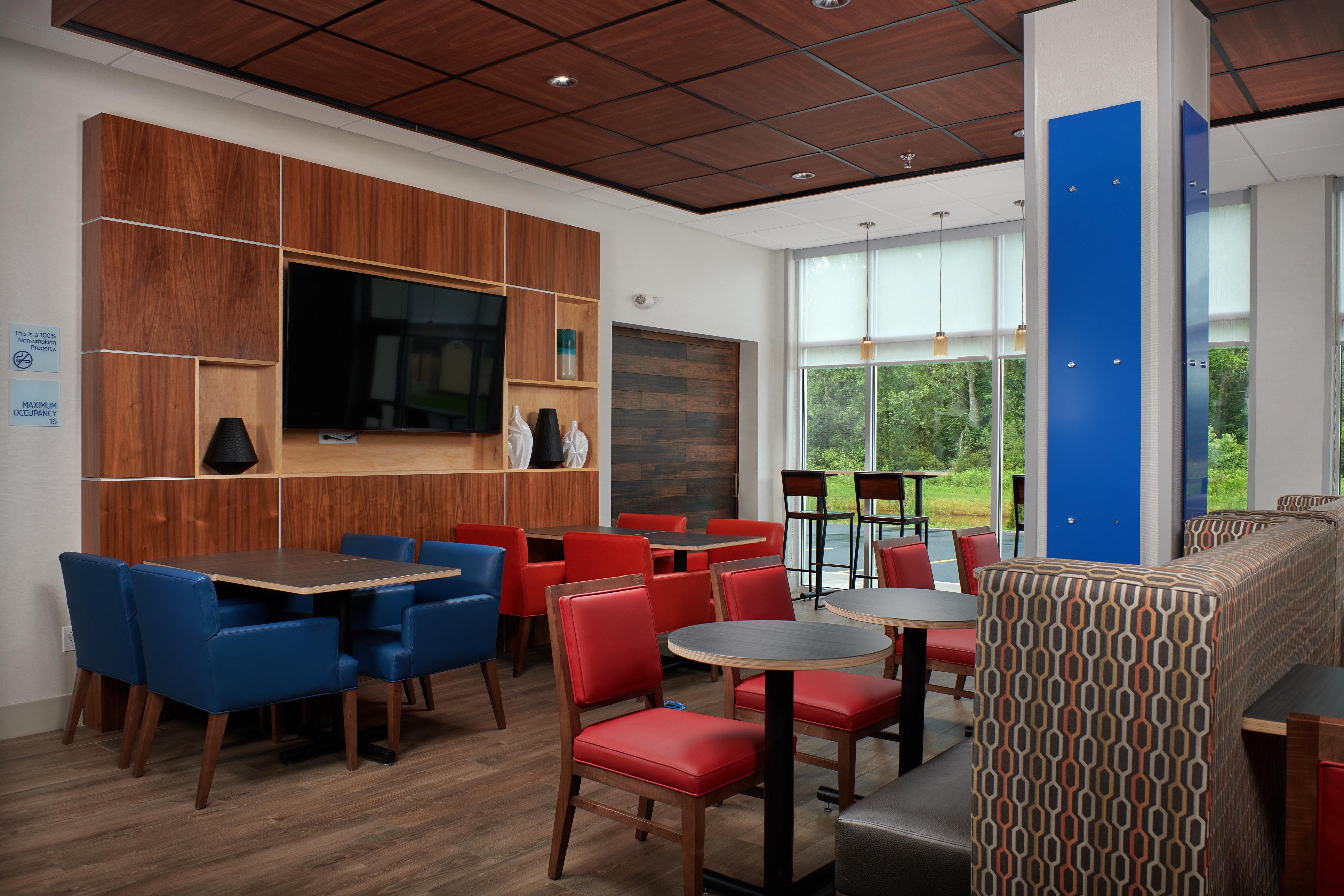 Holiday Inn Express Buffalo NE - Lockport