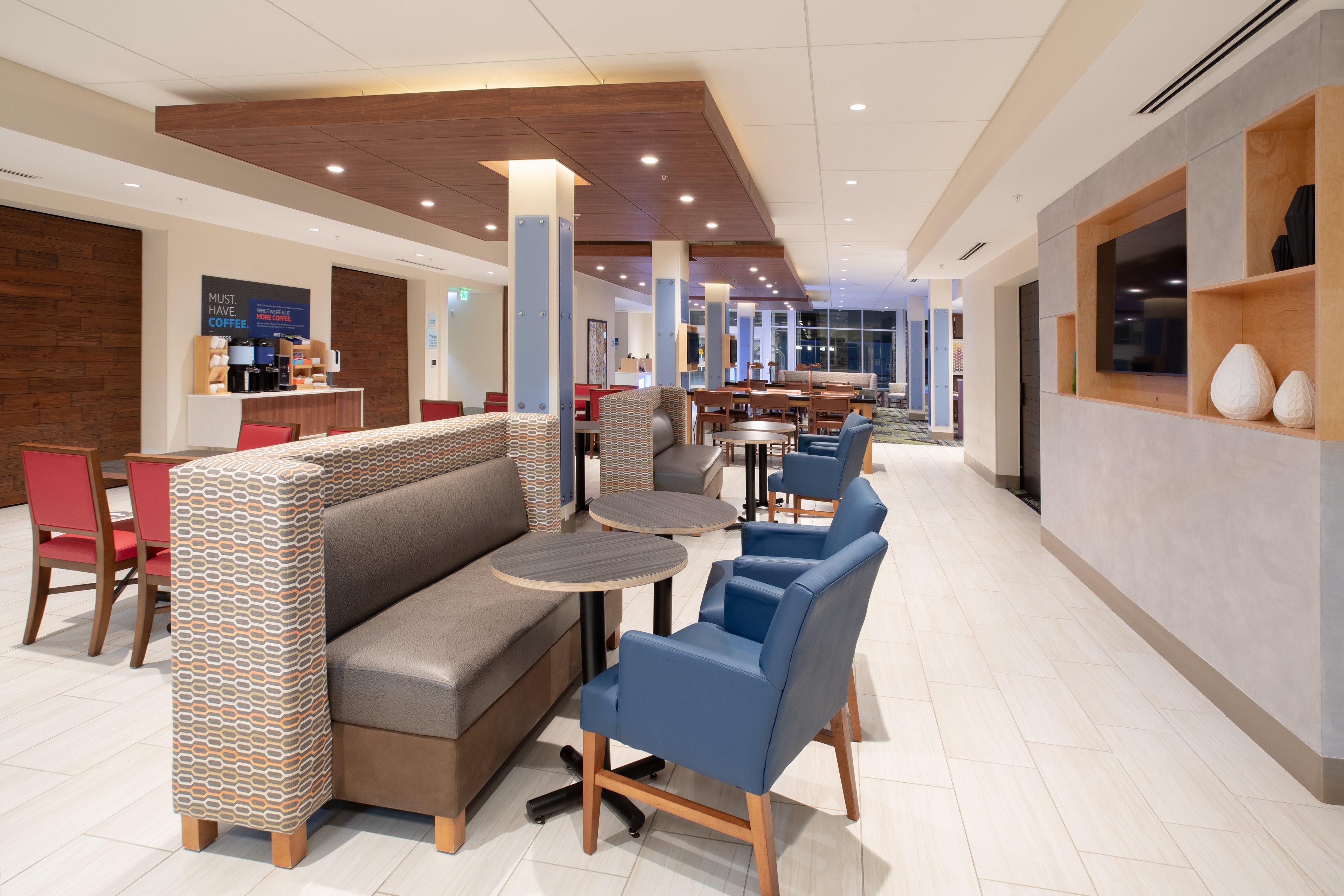 Holiday Inn Express & Suites Goodland I-70 By IHG