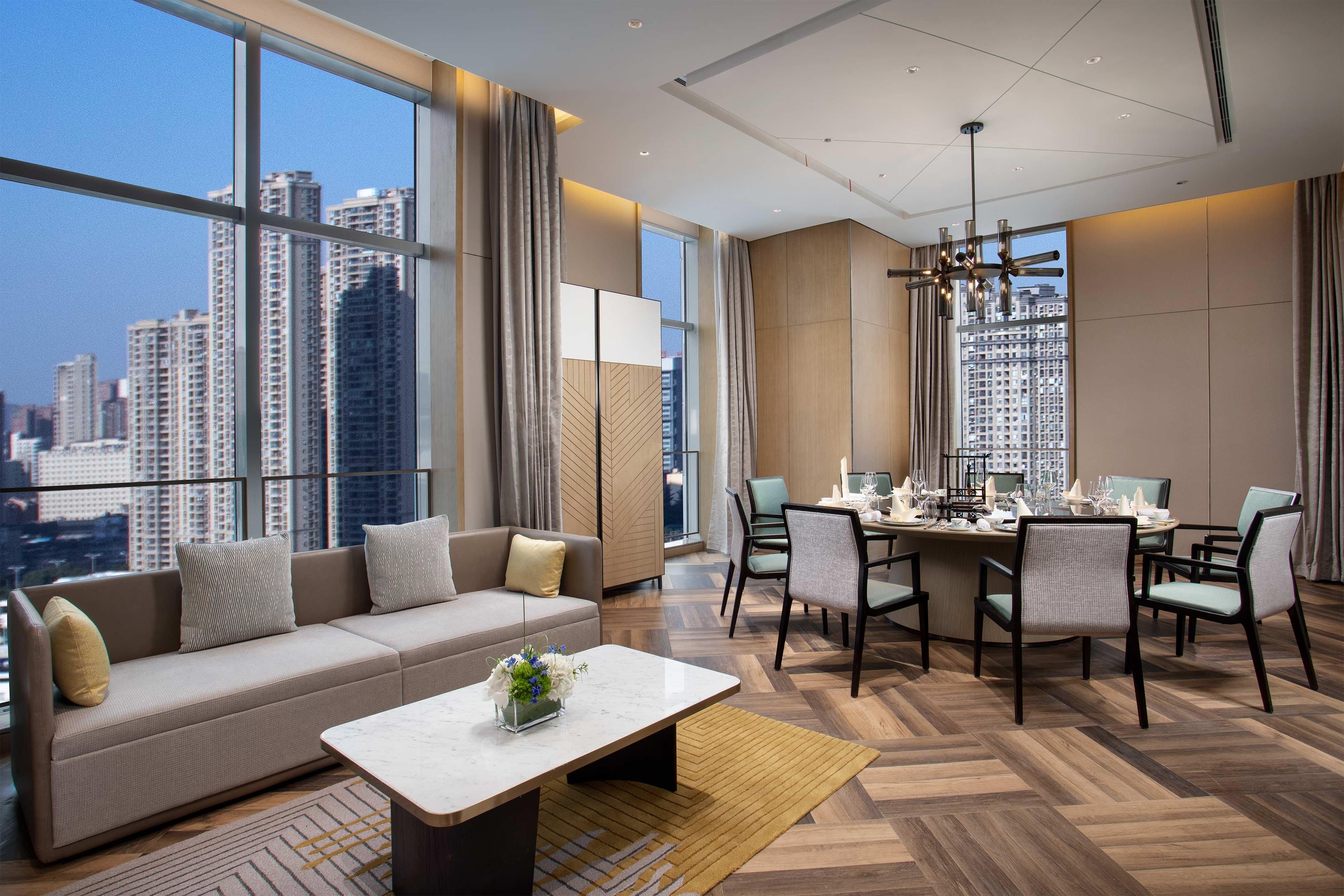 Holiday Inn Wuxi Central Station