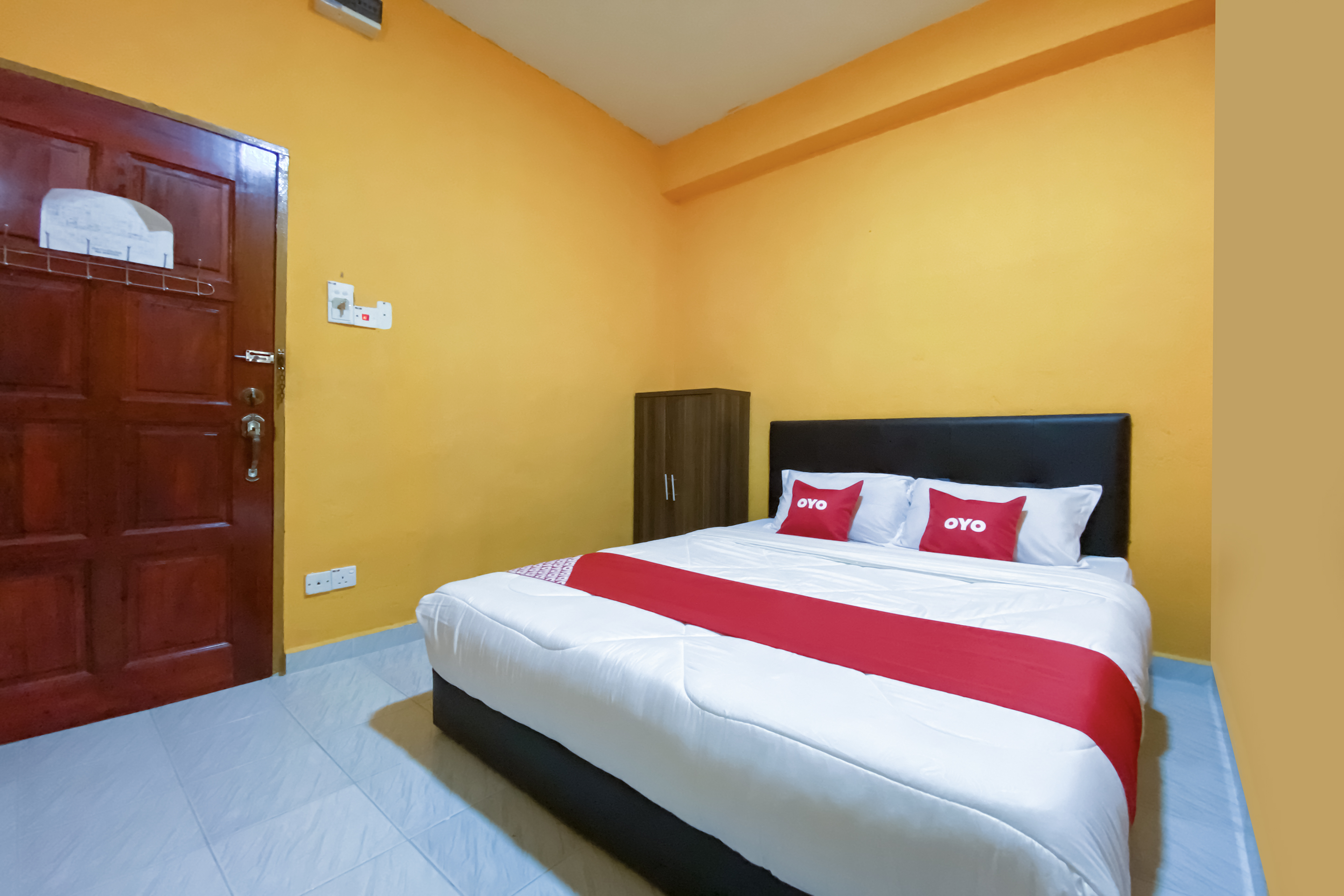 Super OYO 90039 Coop Hotel Kangar