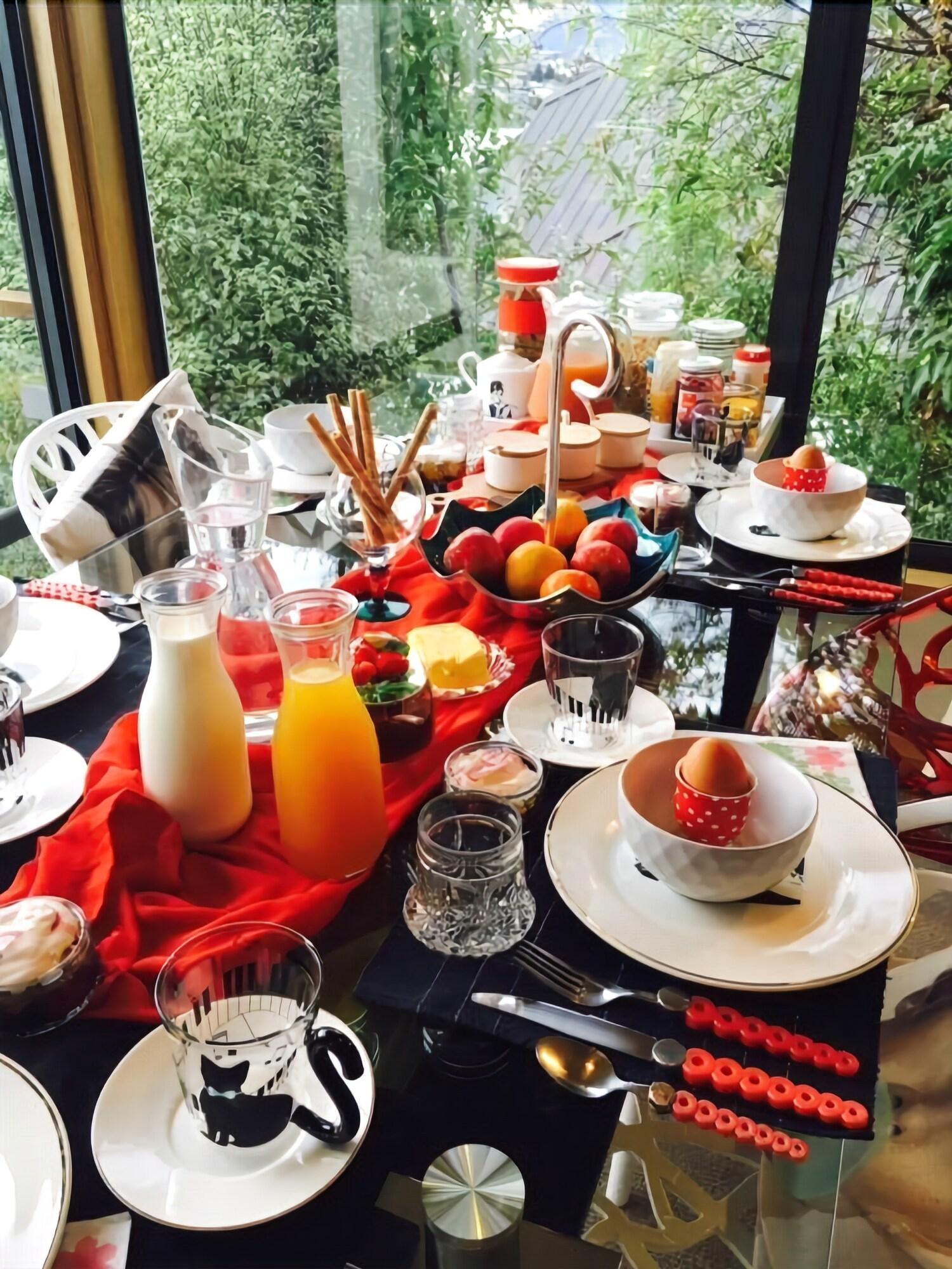 Breakfast at Tiffany's B&B
