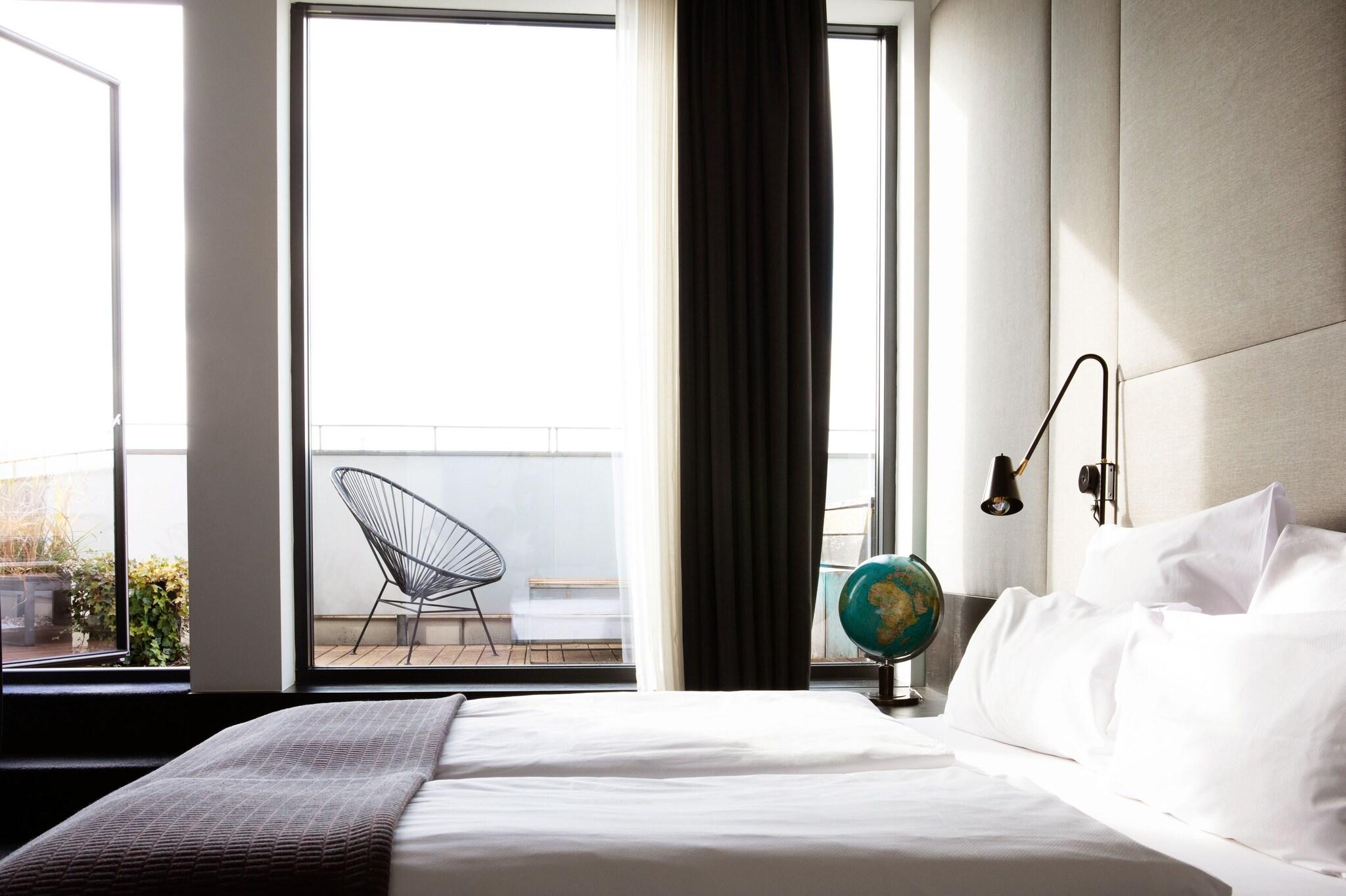 The Flushing Meadows by null