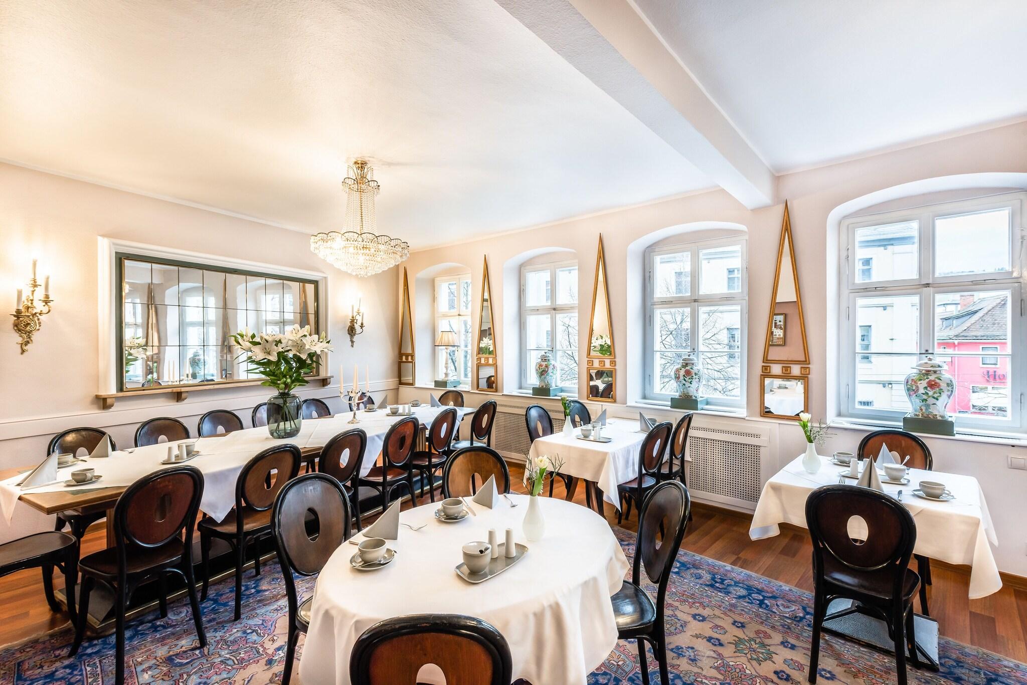 Hotel Würzburger Hof by null