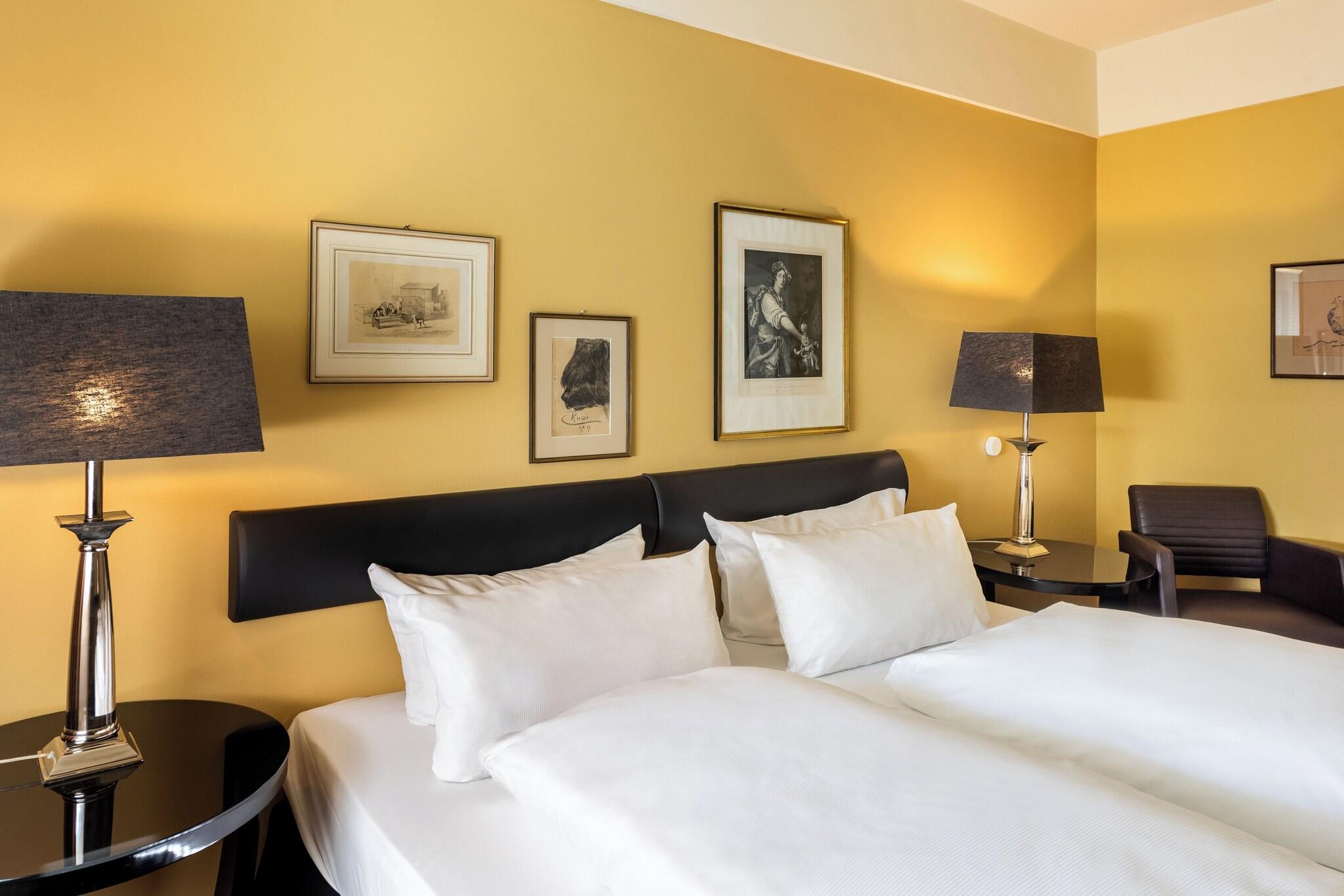 Hotel Würzburger Hof by null