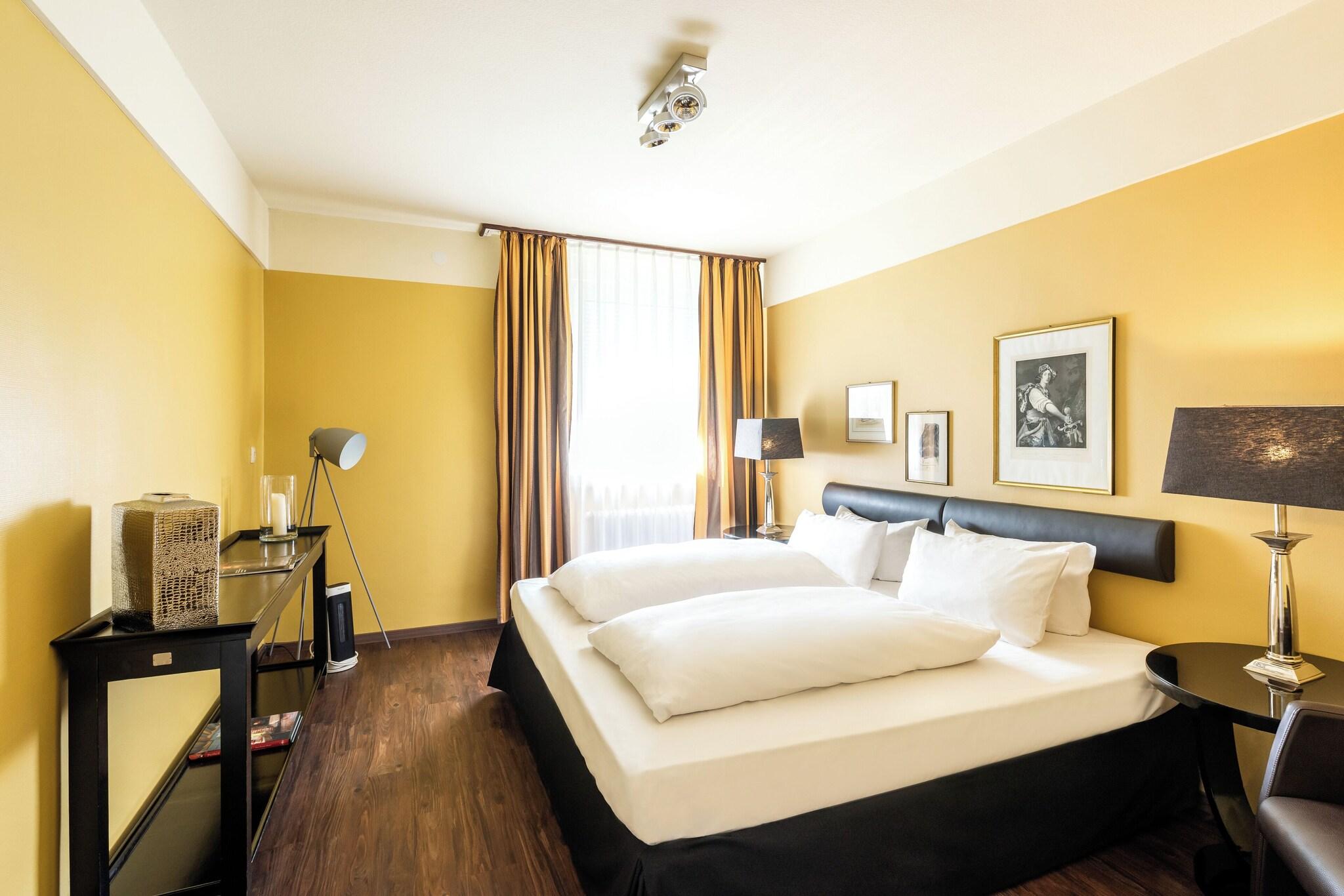 Hotel Würzburger Hof by null