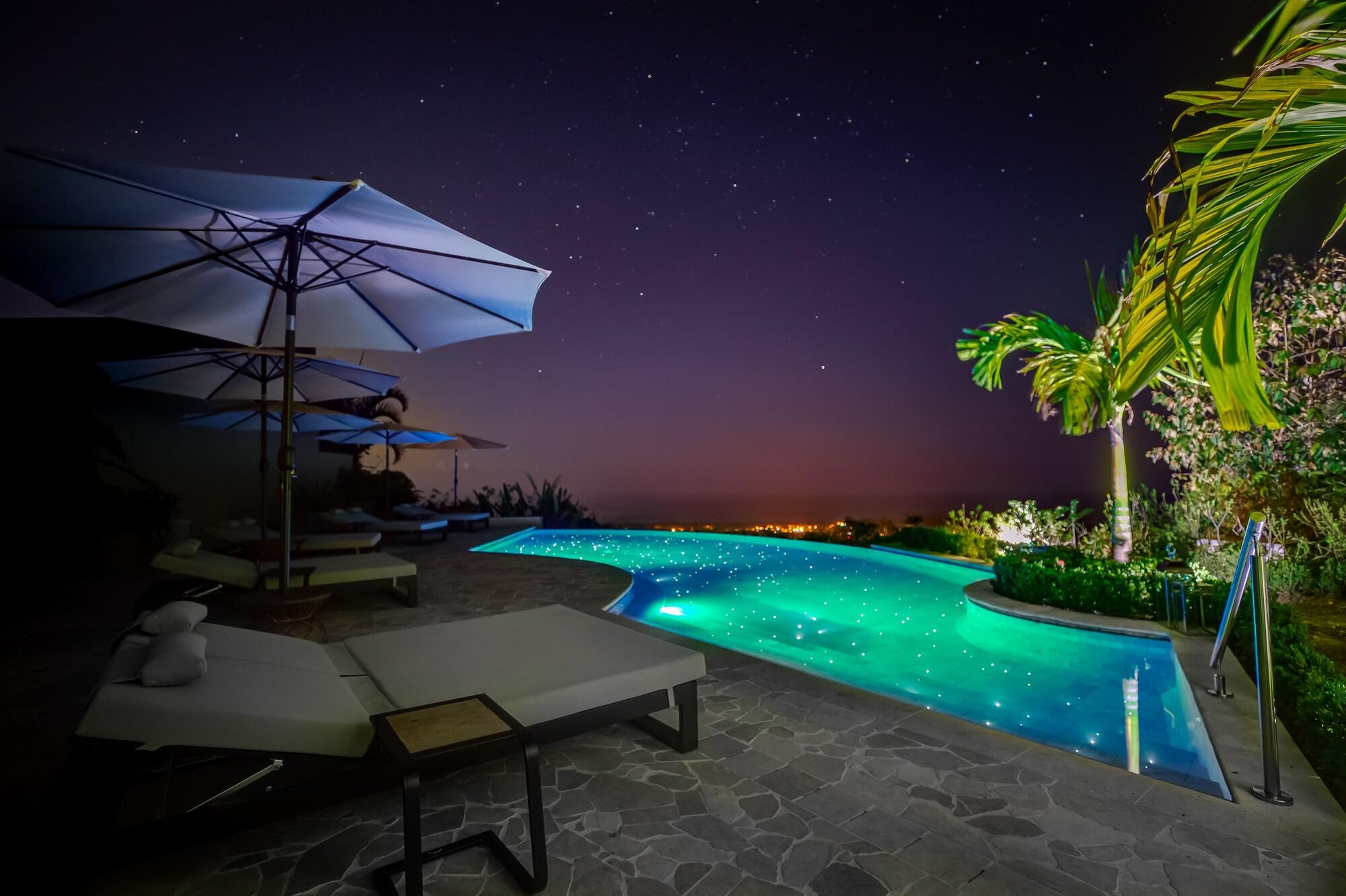 Golden Pineapple Villas by null