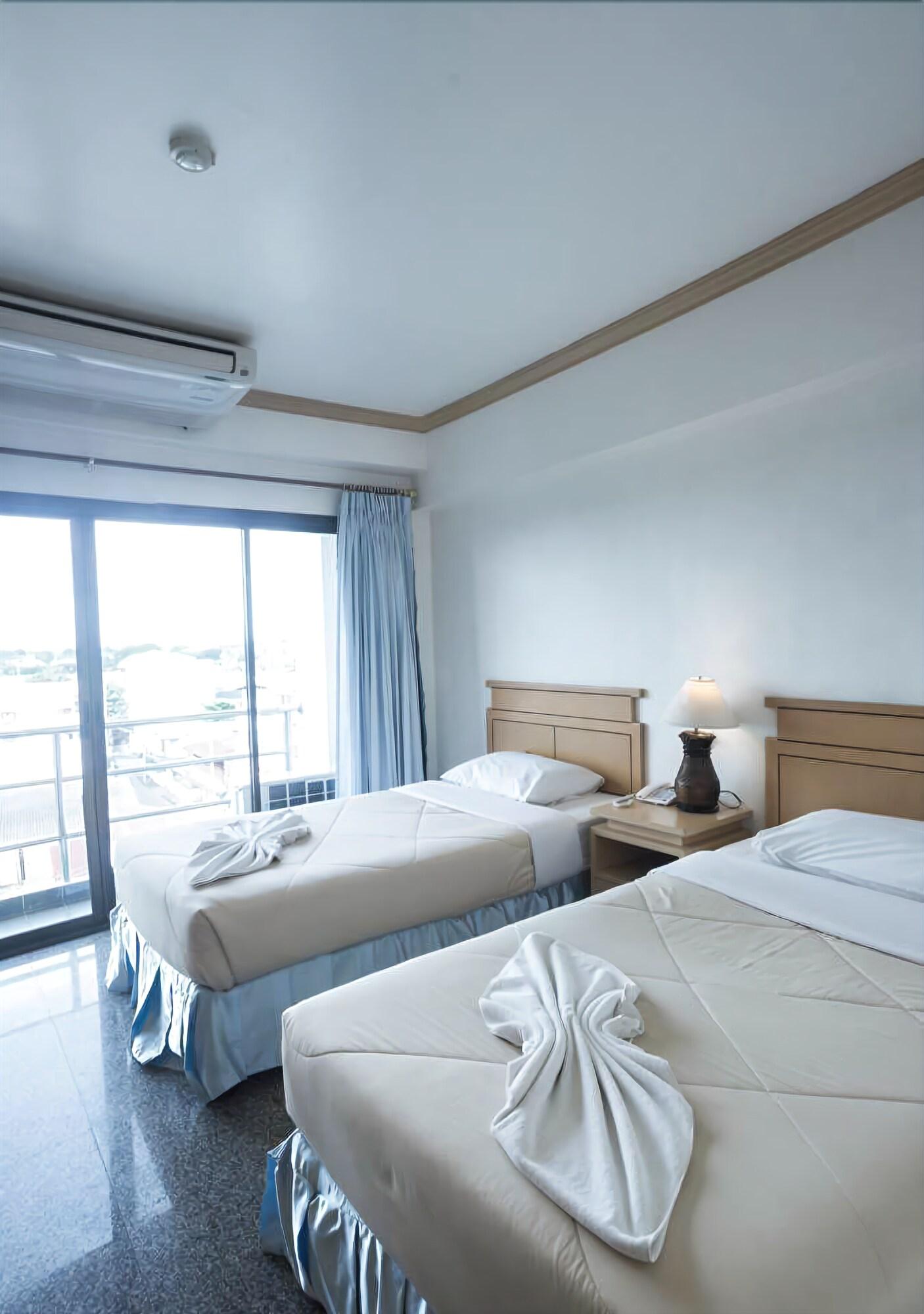 Maneerote Hotel by null