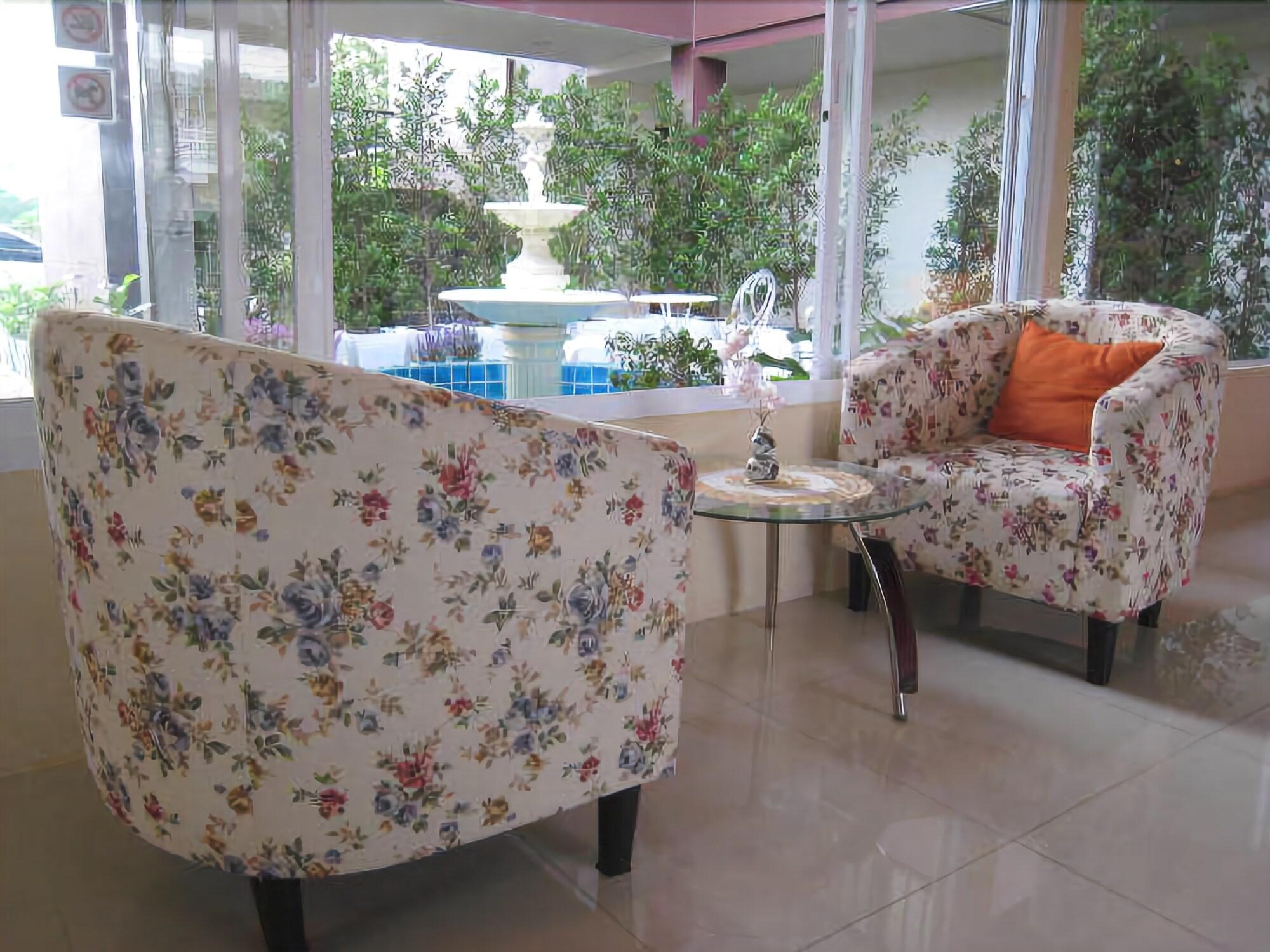 C2 Residence Boutique Hotel