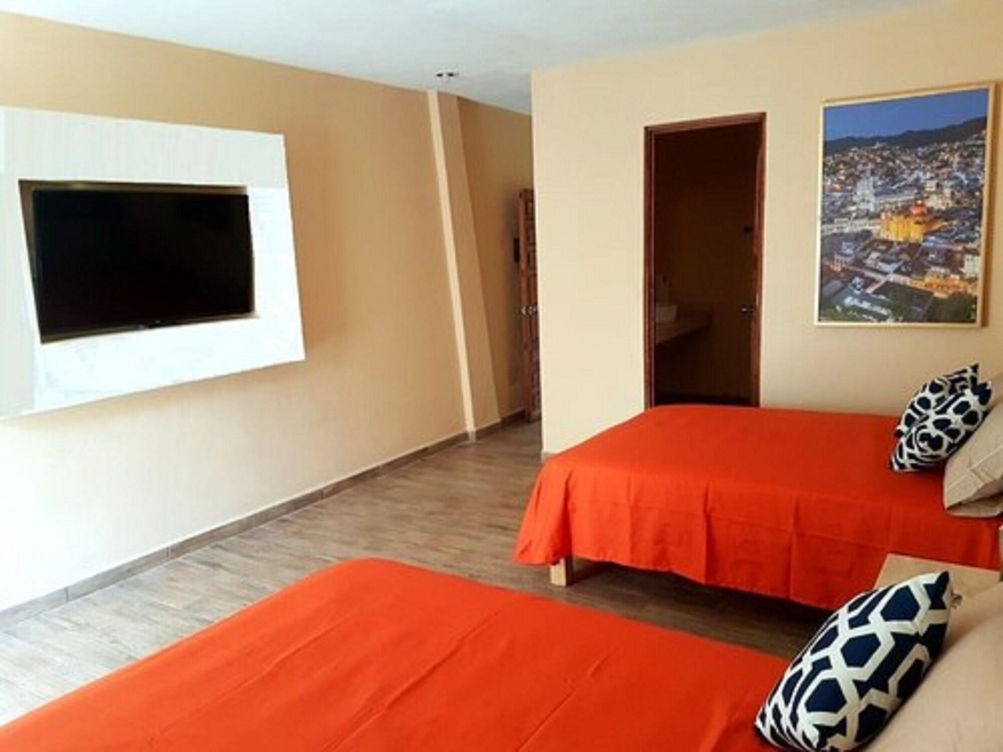 Valenciana Midway Inn