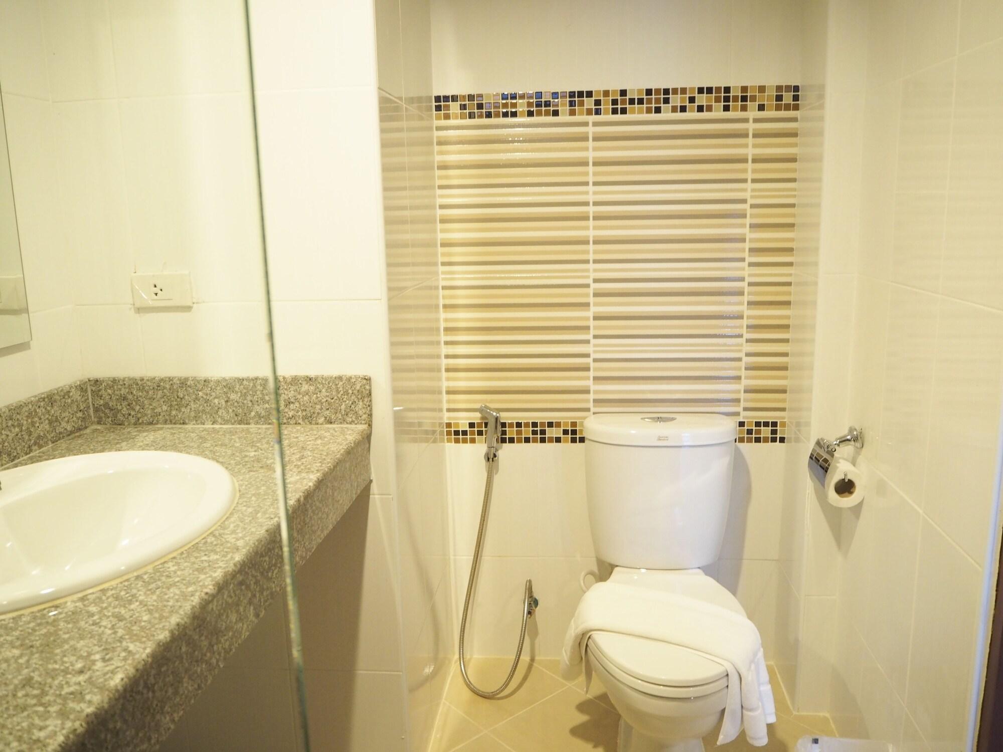 Suksomboon Hotel