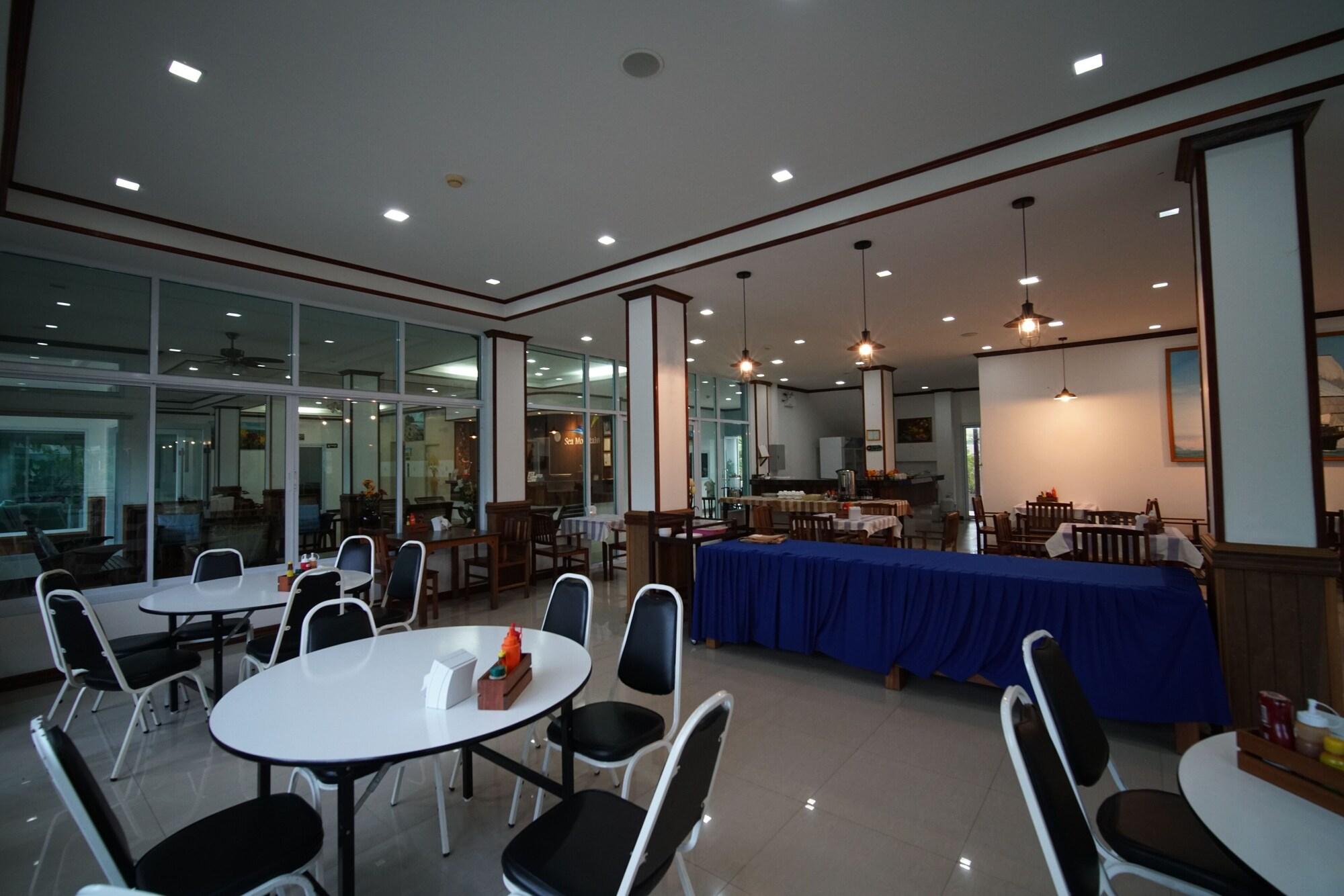 Sea Mountain Khanom Hotel