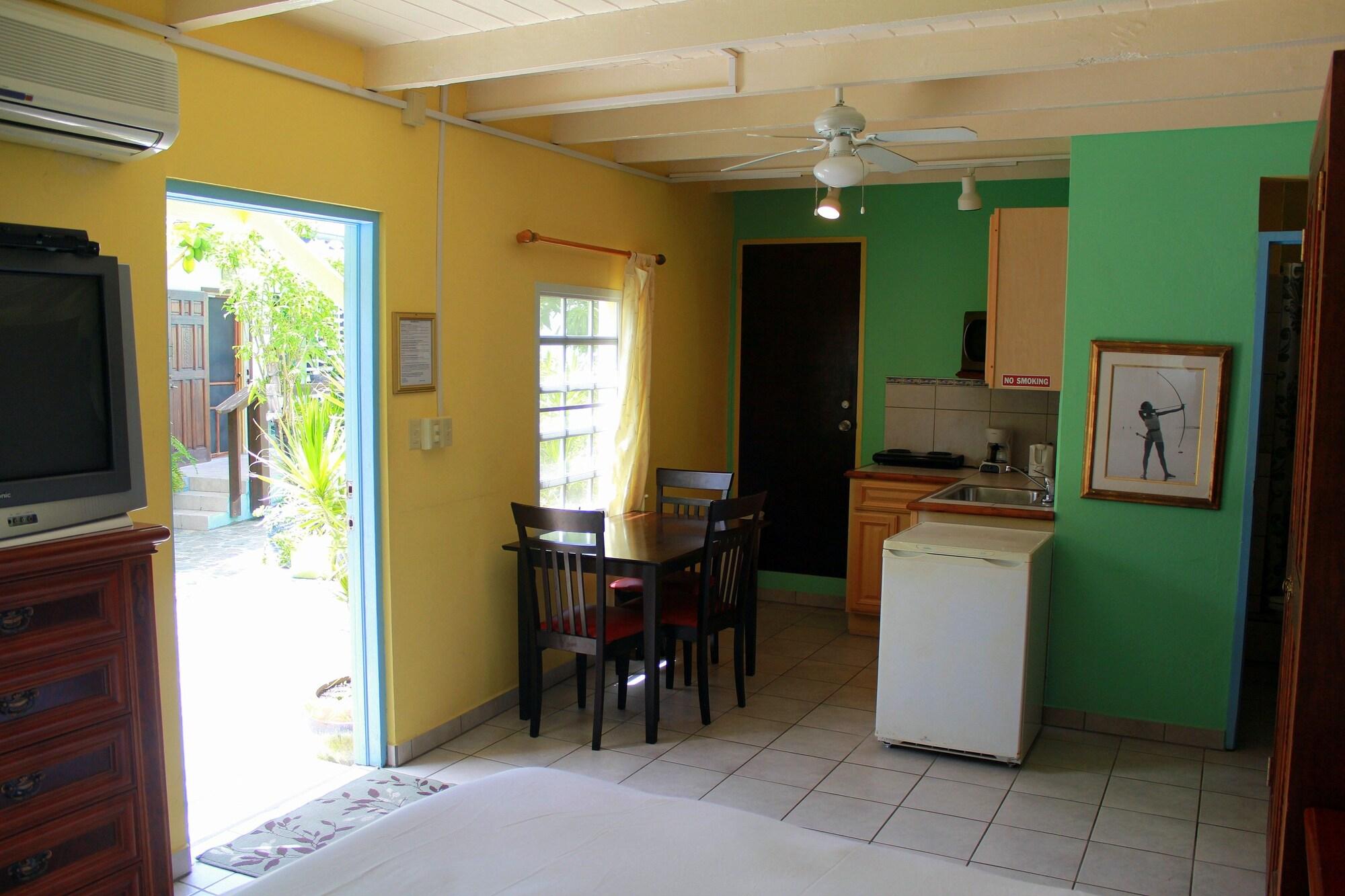 Azure Hotel And Art Studio