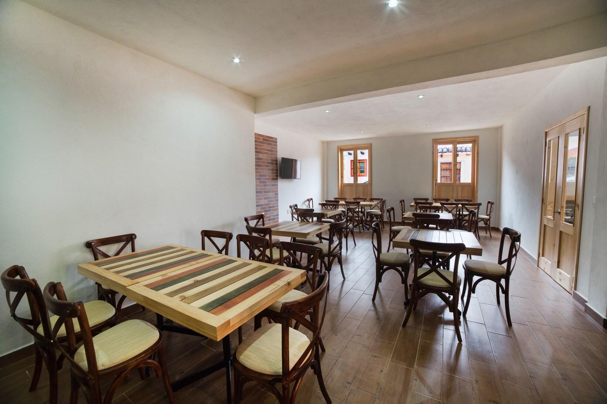 Los Altos Hotel