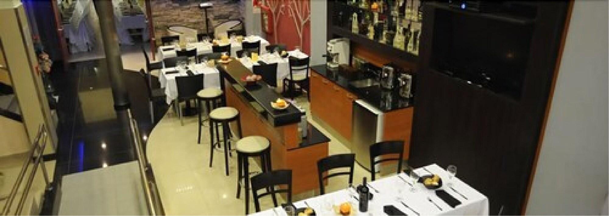 Hotel Osam