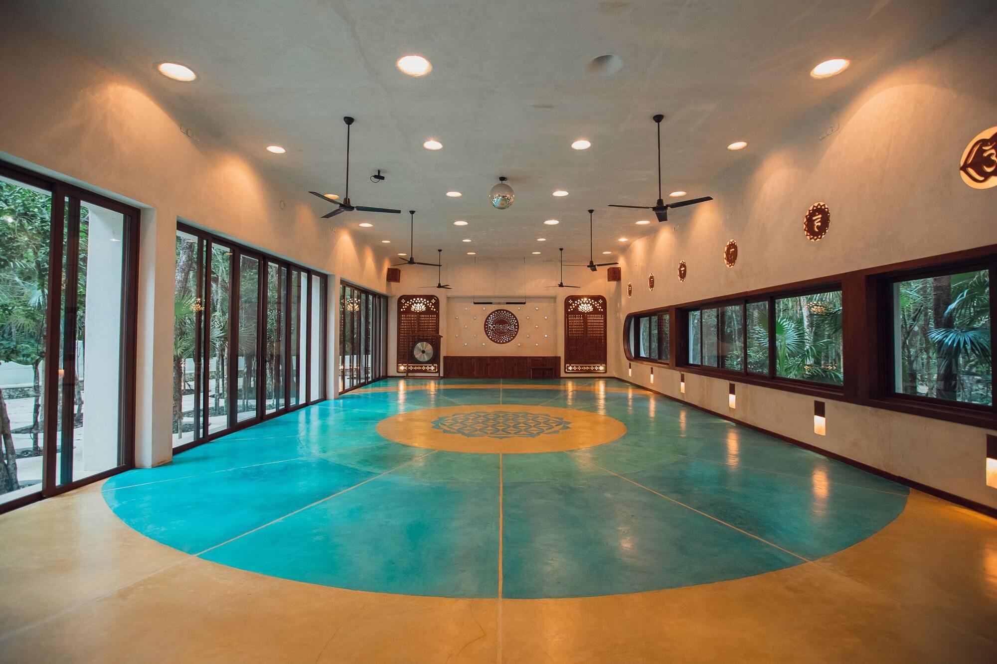 Holistika Hotel by null