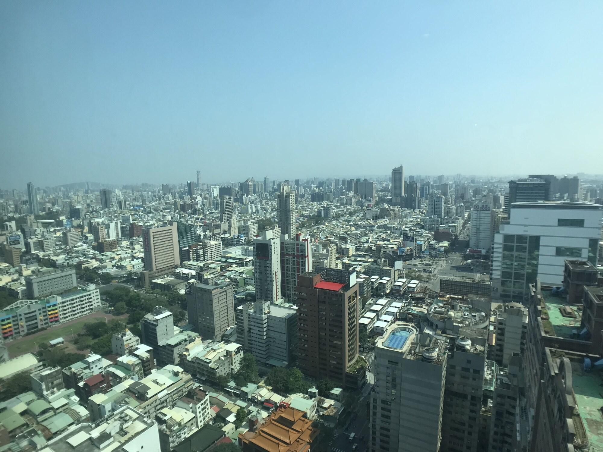 85 Sky Tower by null