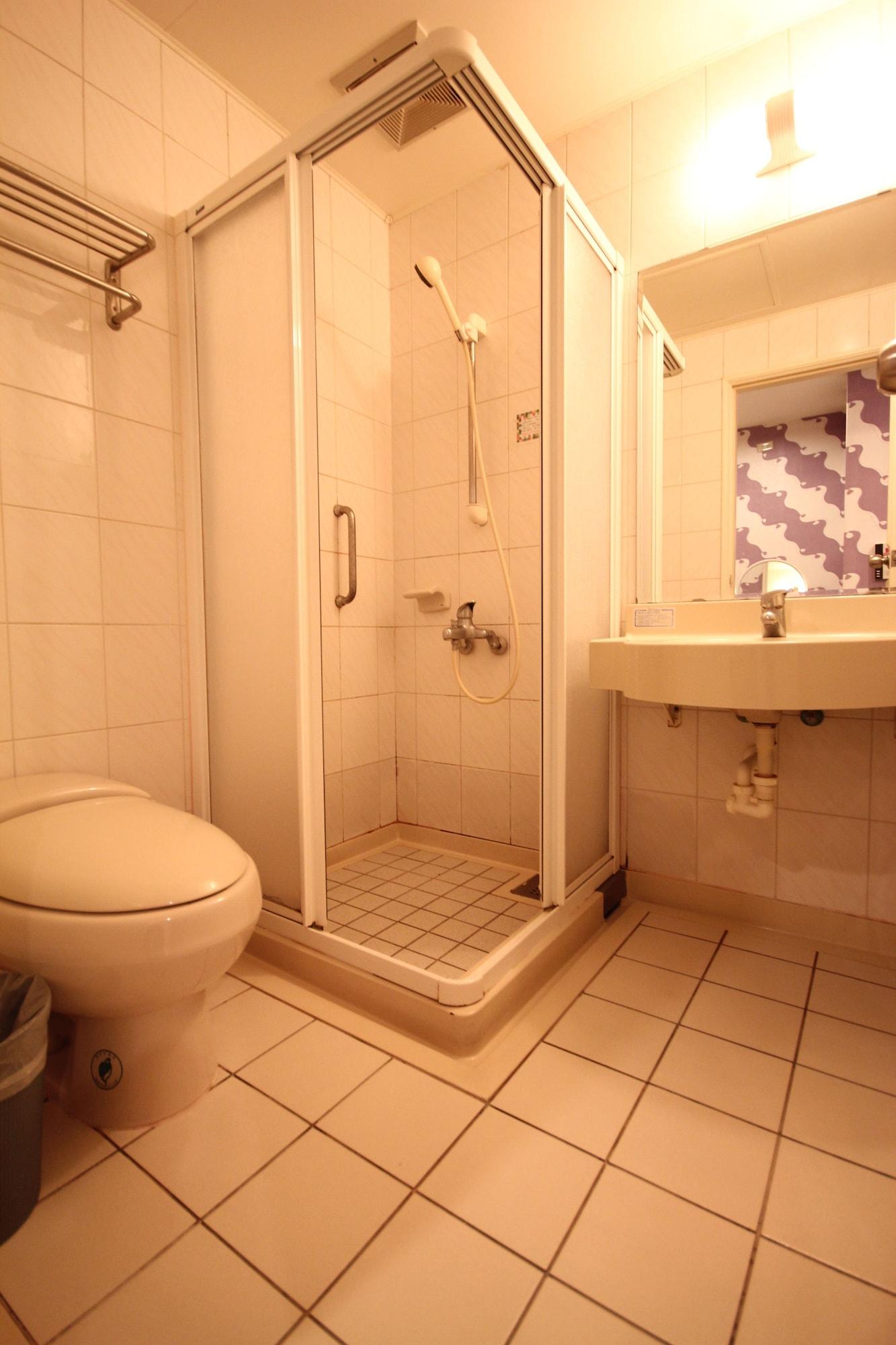 85 Sky Tower by null