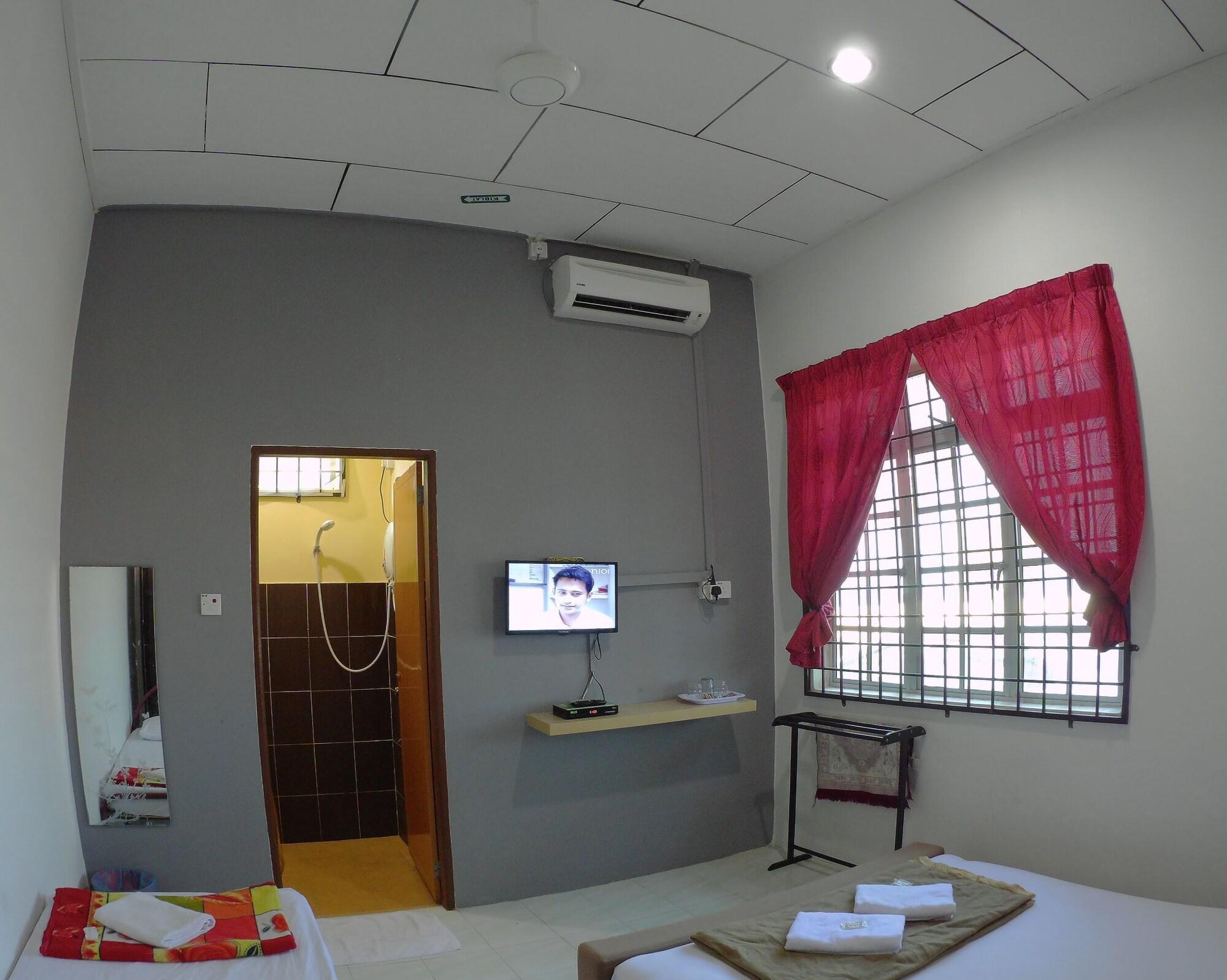 Semarak Beach Inn