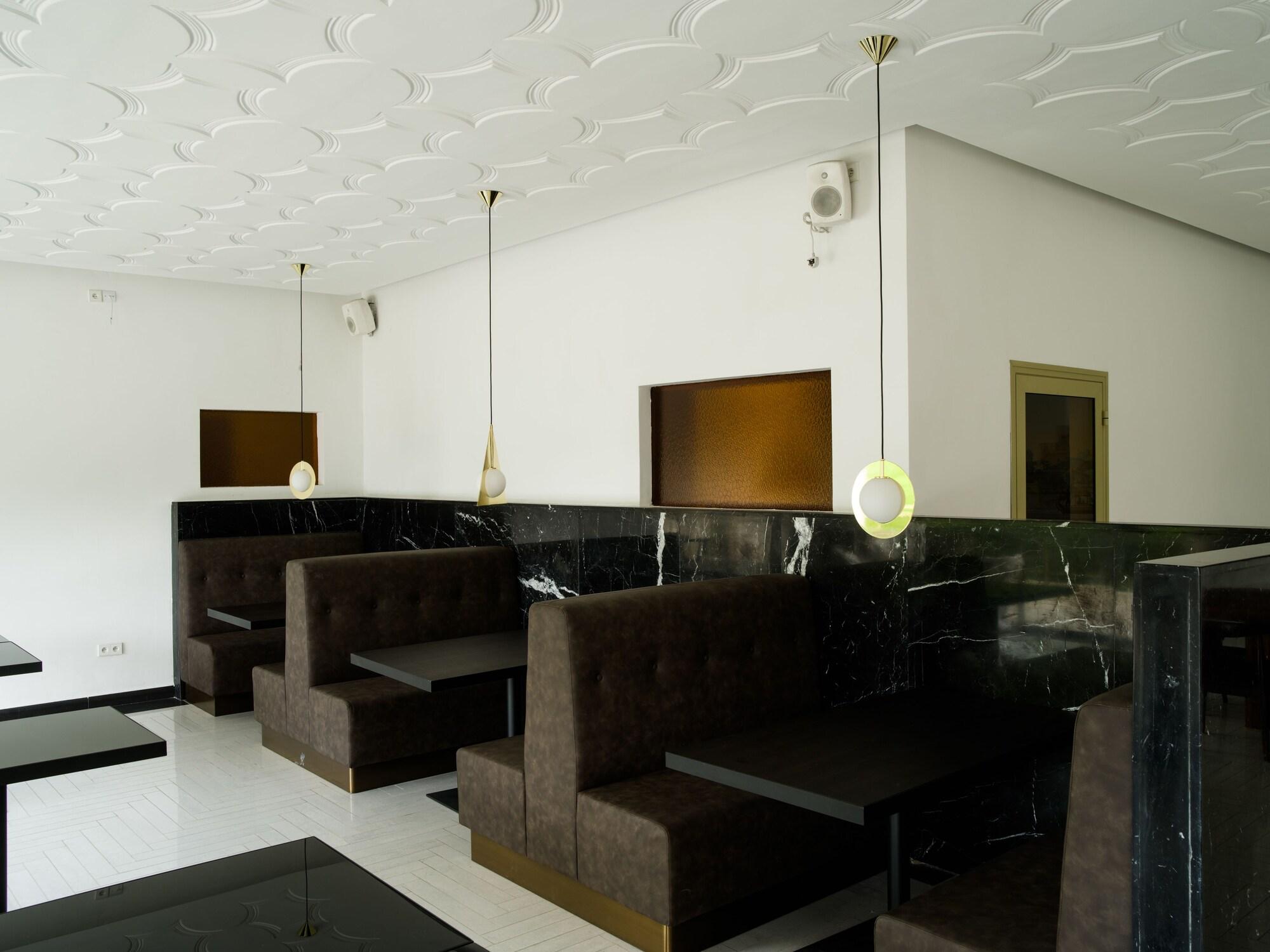 Lepic Villa Hotel
