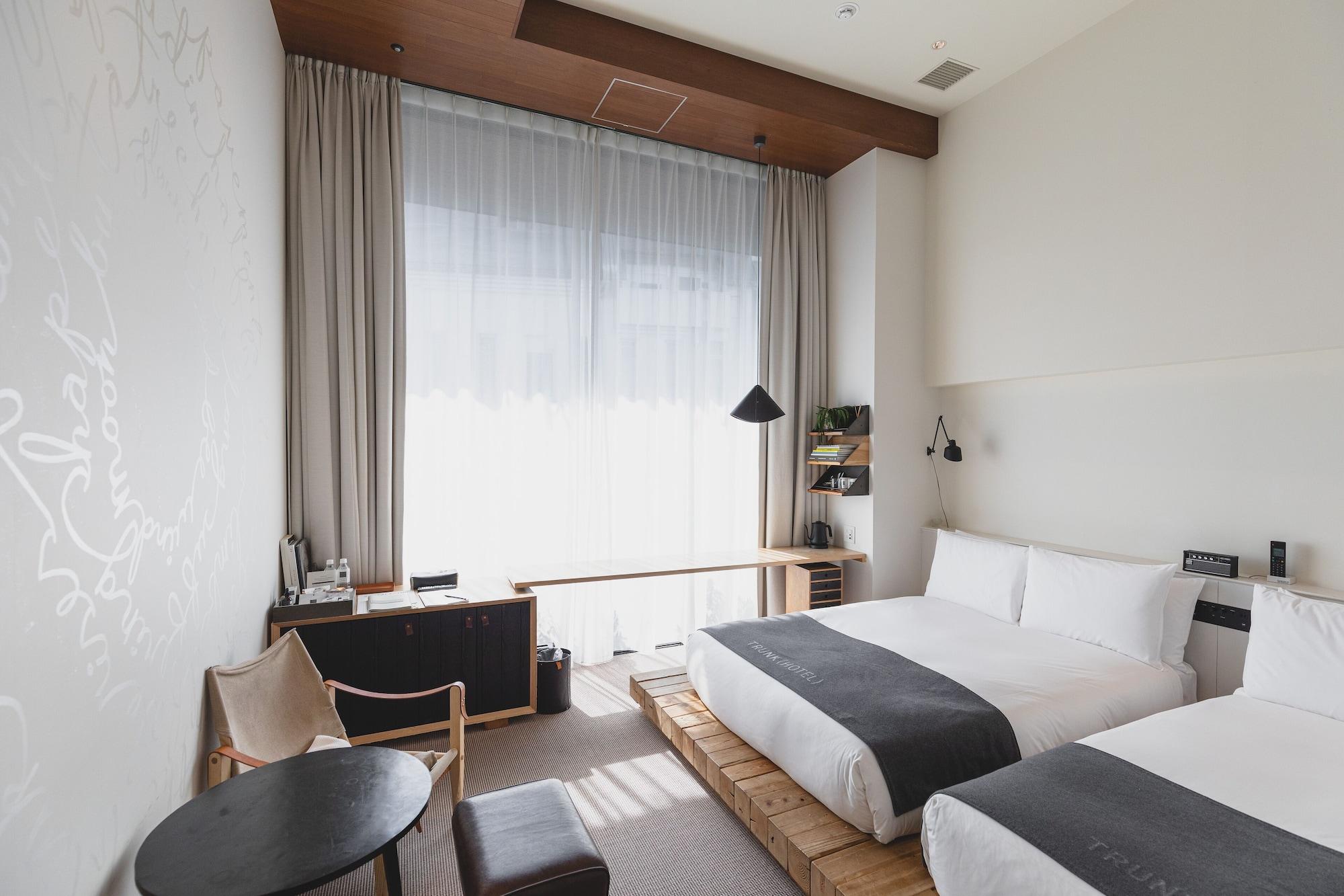 TRUNK(HOTEL) by null