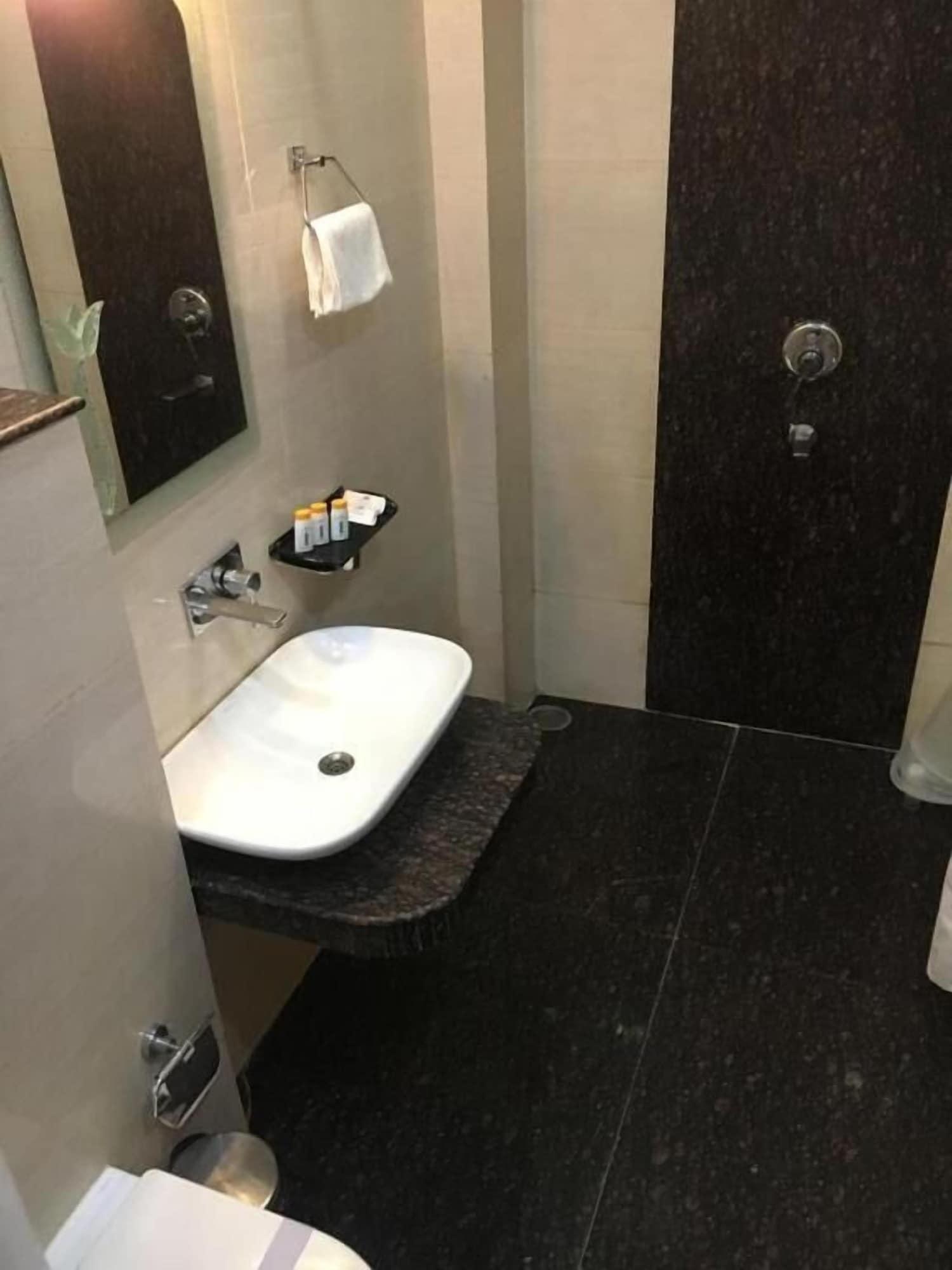 Hotel Ozas Grand