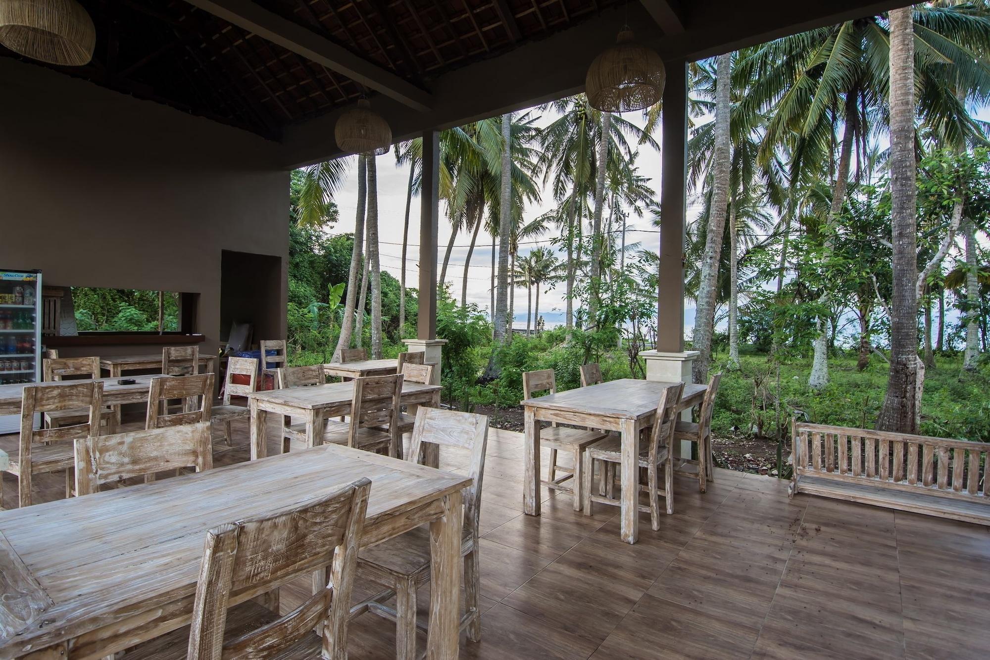 Apit Lawang Villas