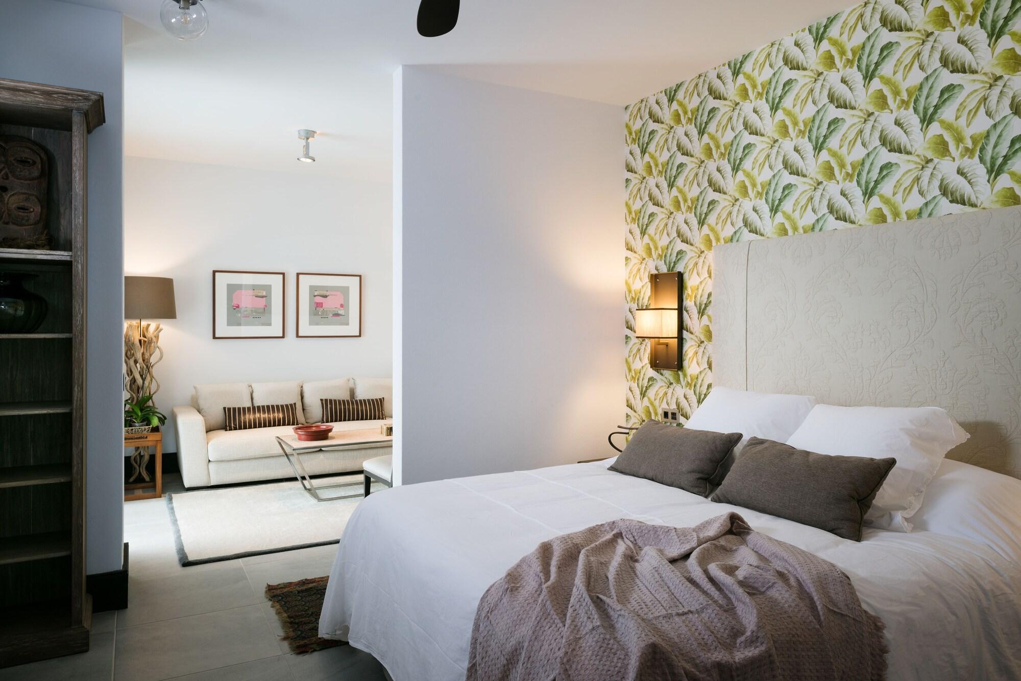 5 Suites by null