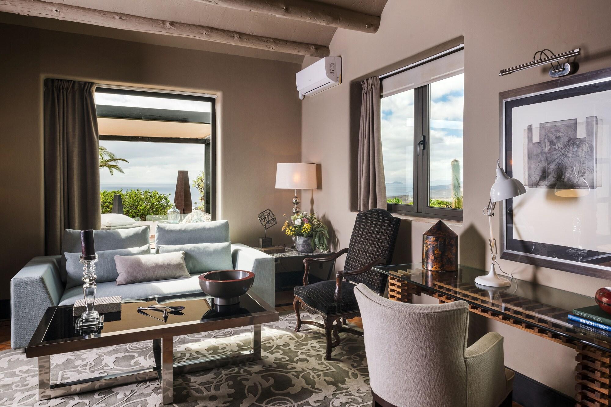 5 Suites by null