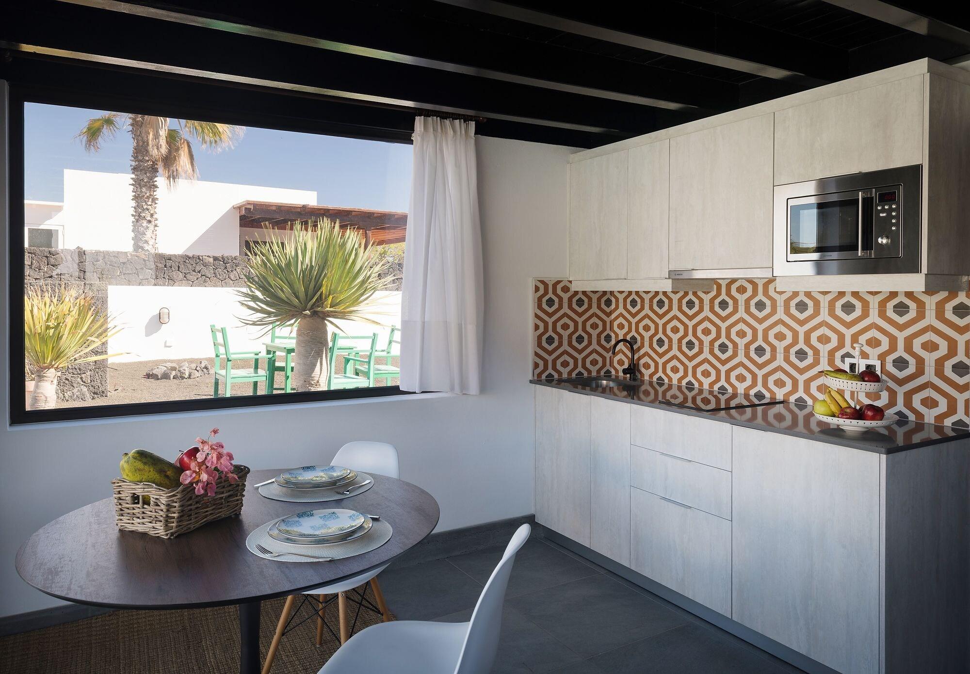 5 Suites by null