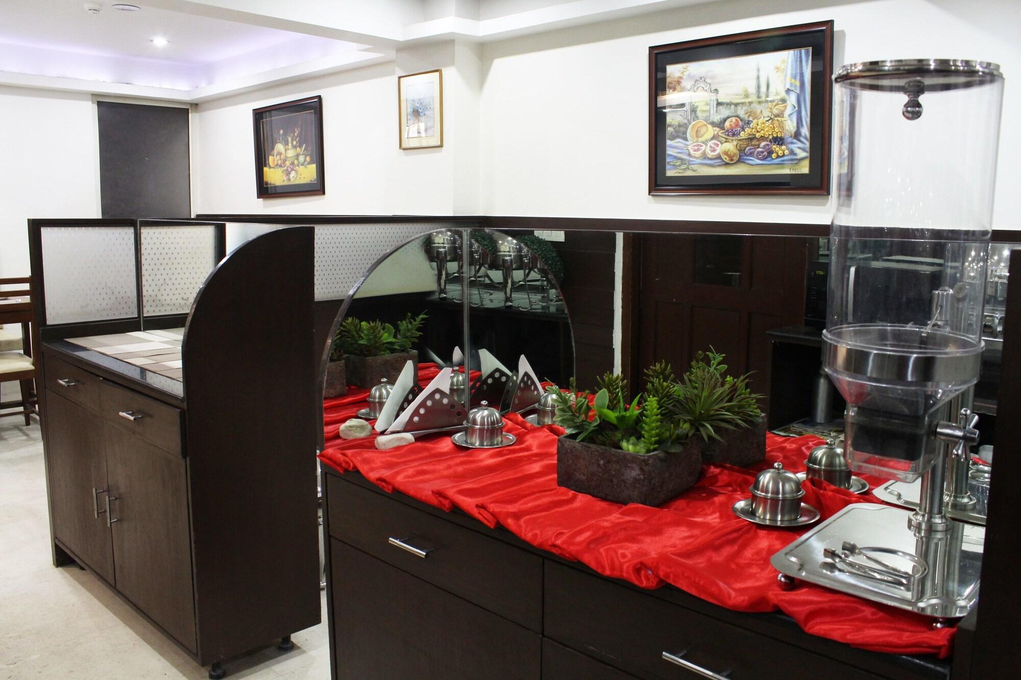 2457 Hotel Zambala