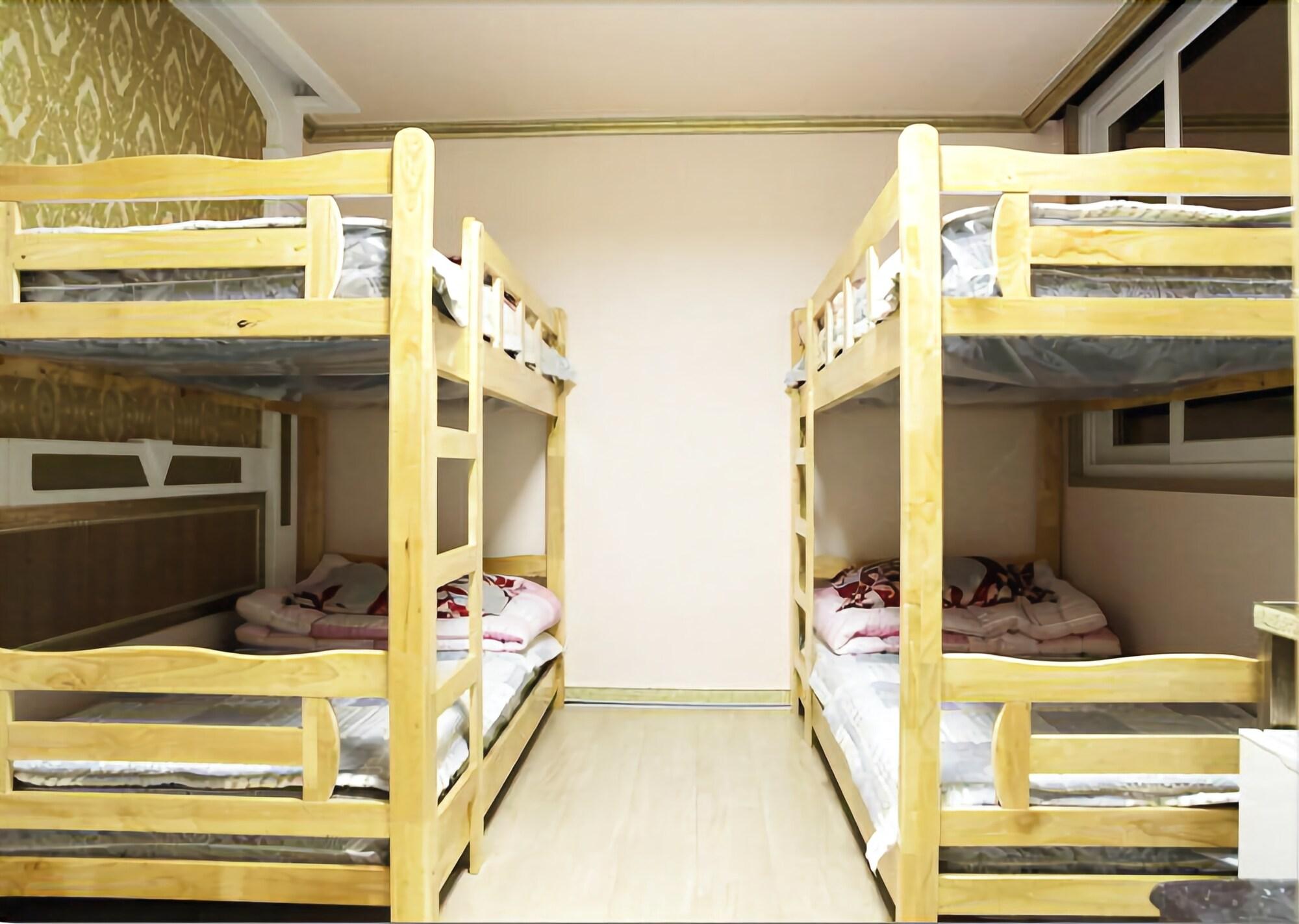 Moiri Guesthouse - Hostel