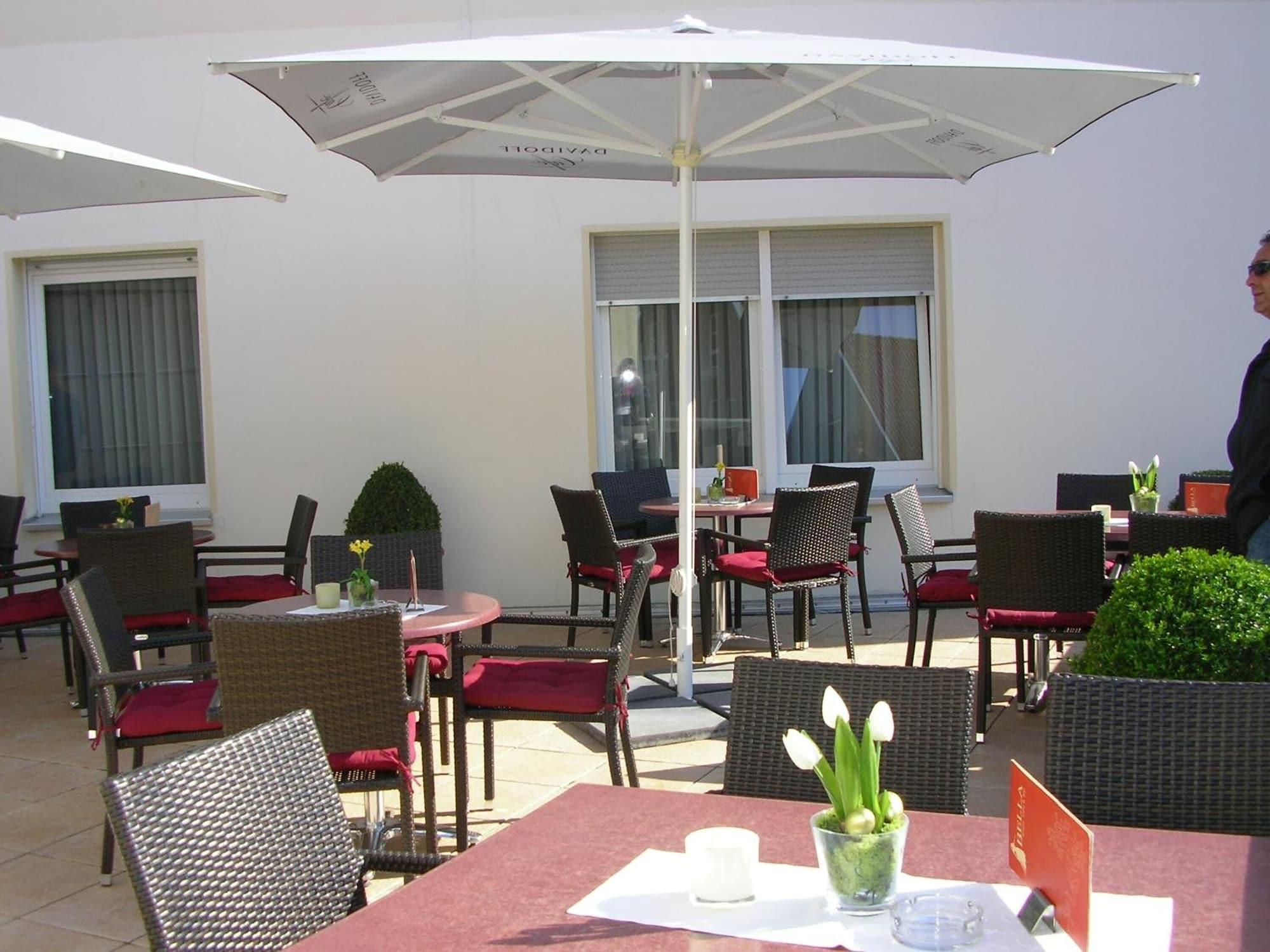 Amadis Hotel