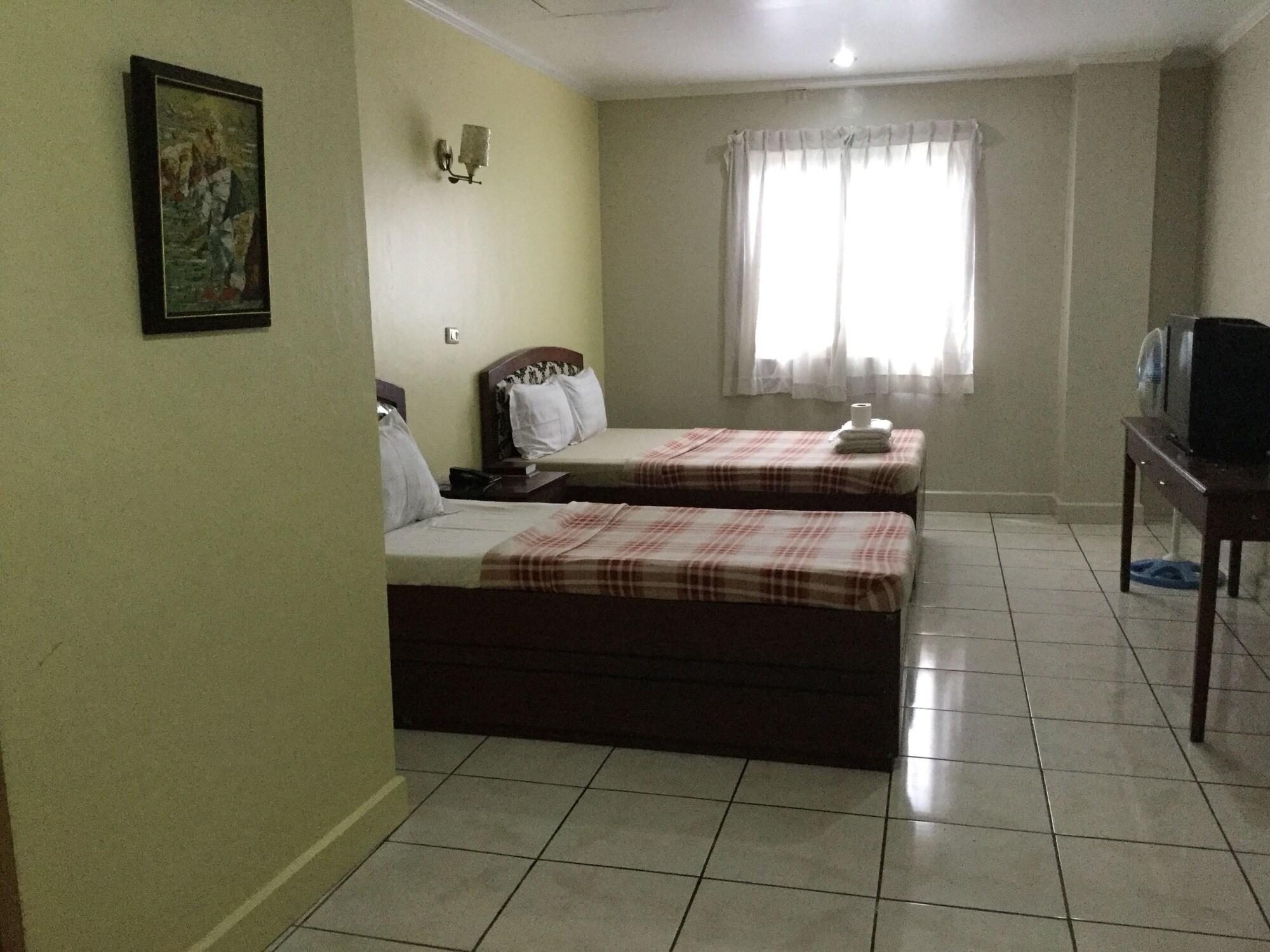La Brea Inn