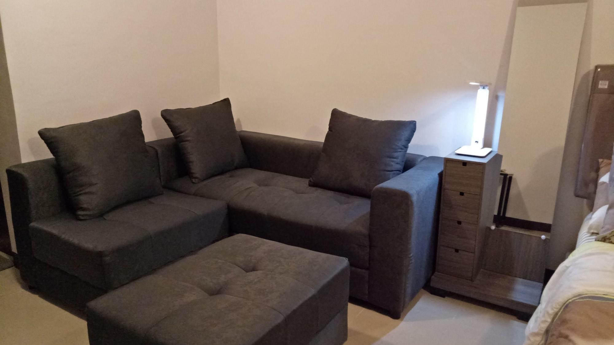 Darvy Suites