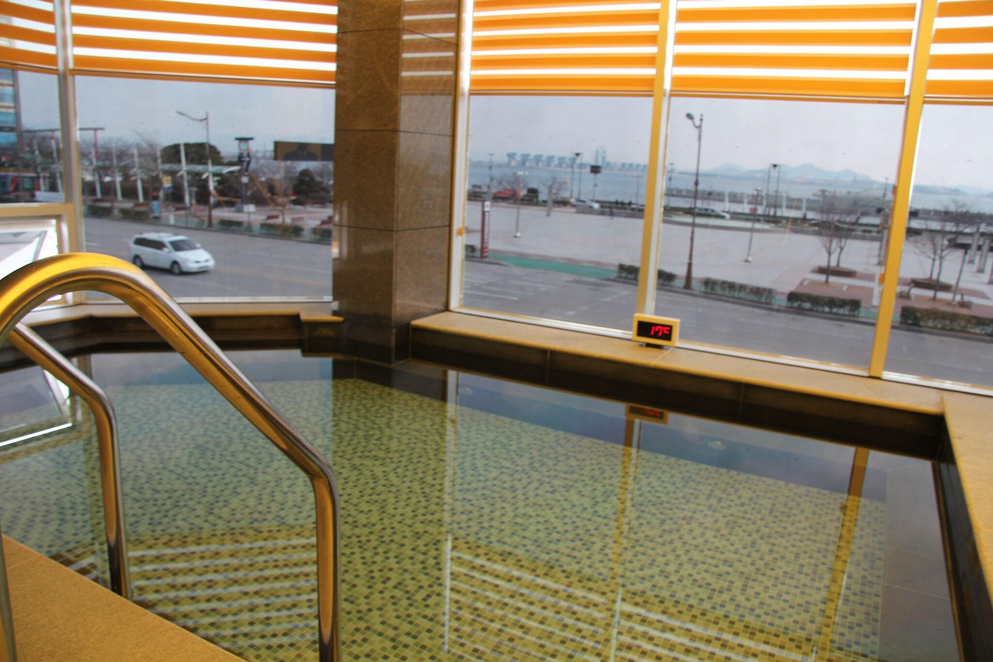 Fontana Beach Hotel by null