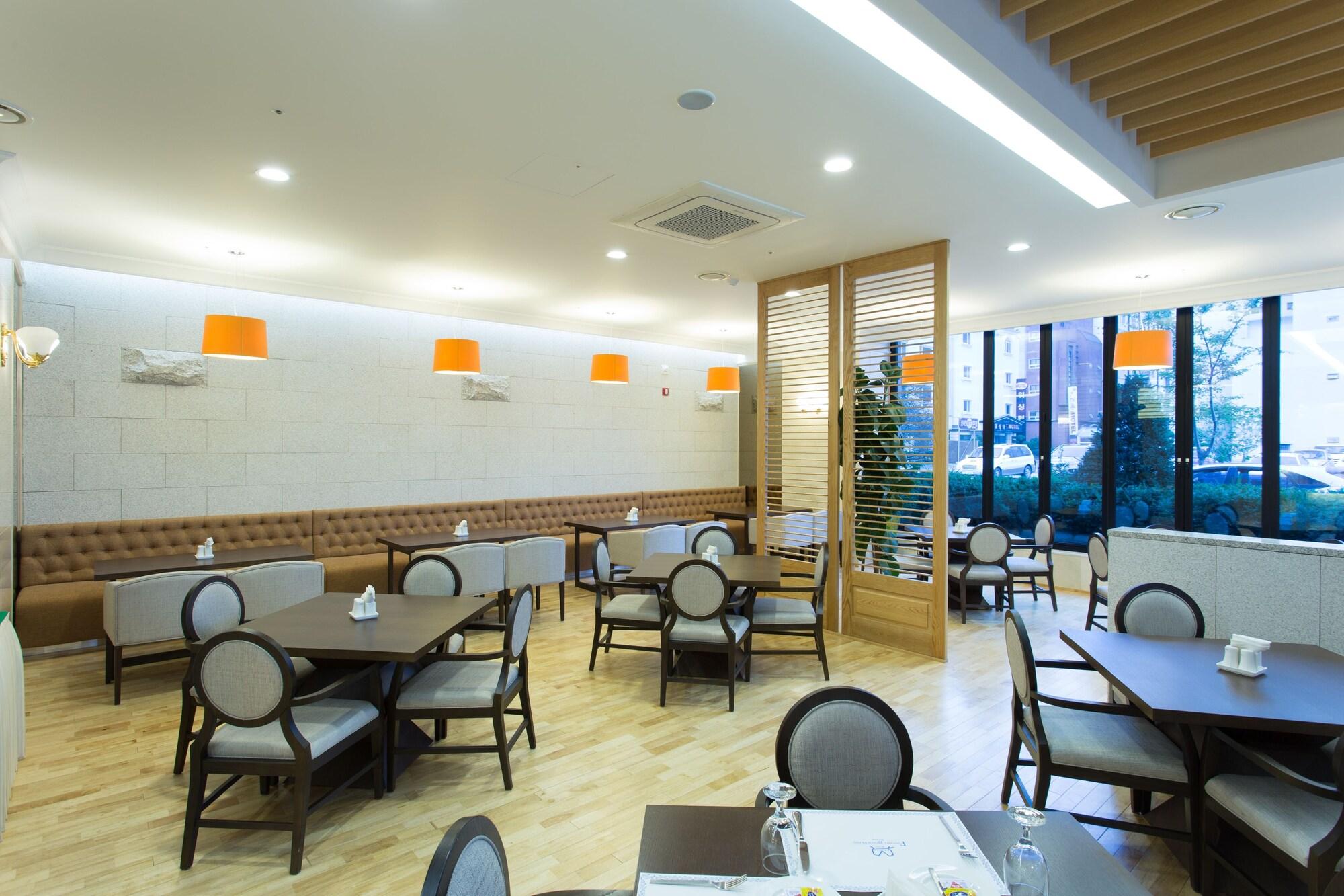 Fontana Beach Hotel by null