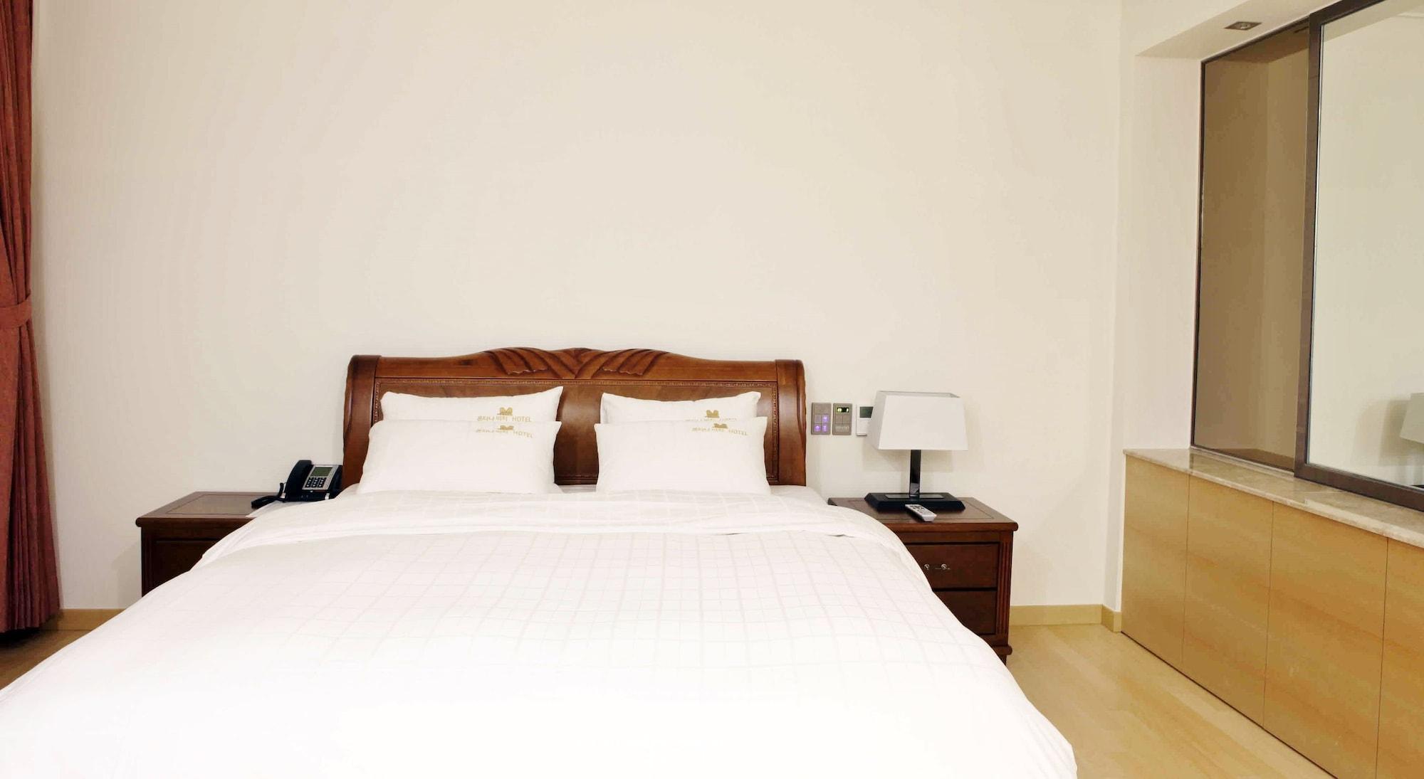 Fontana Beach Hotel by null