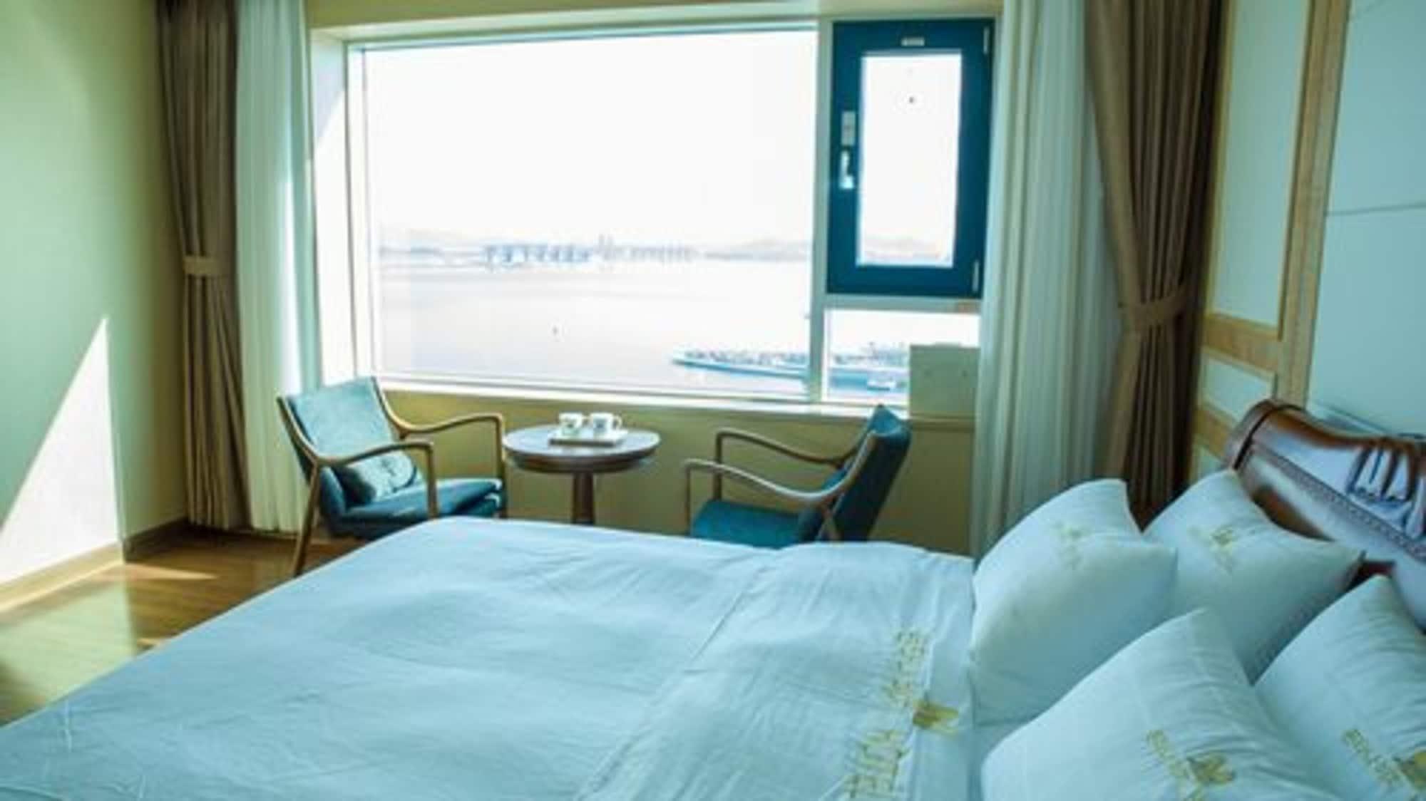 Fontana Beach Hotel by null