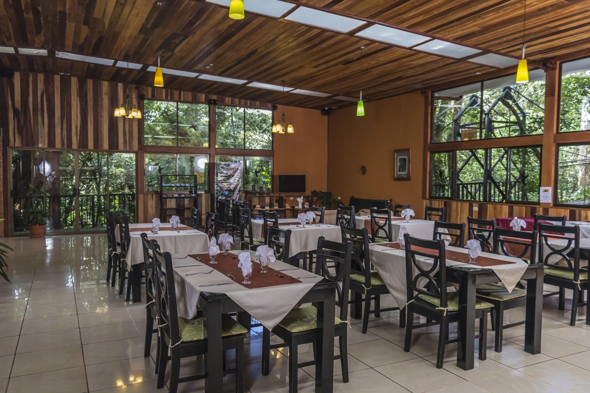 Jaguarundi Lodge