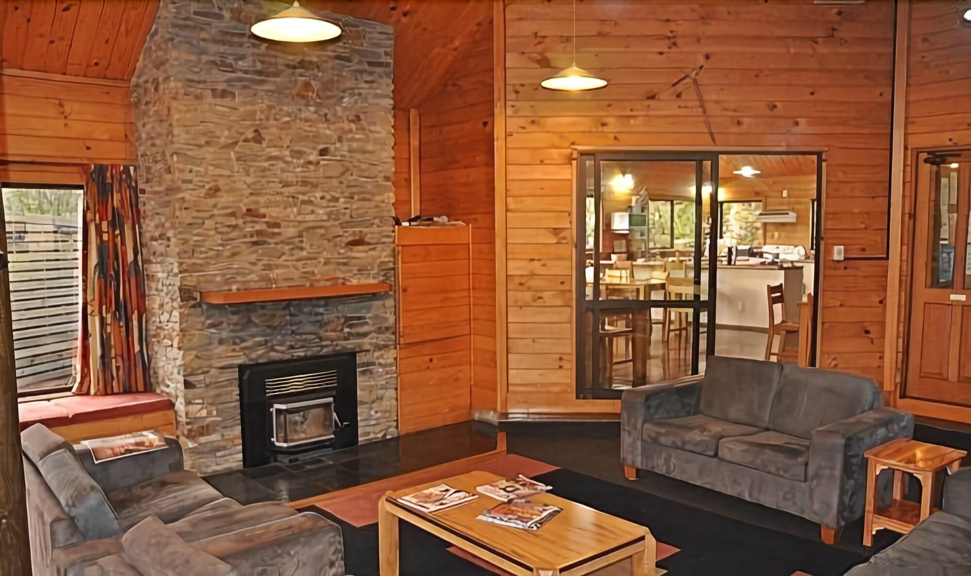 Altamont Lodge Lake Wanaka by null