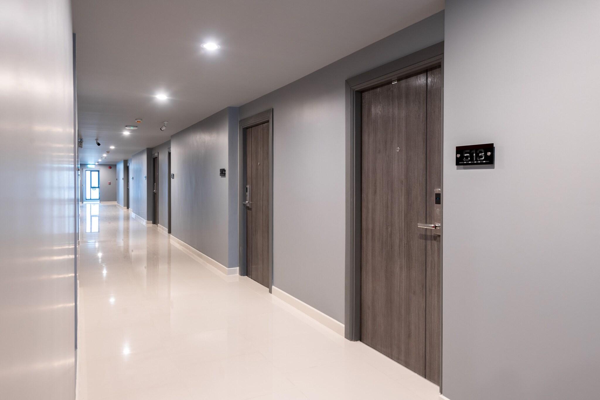 Oblique Apartment