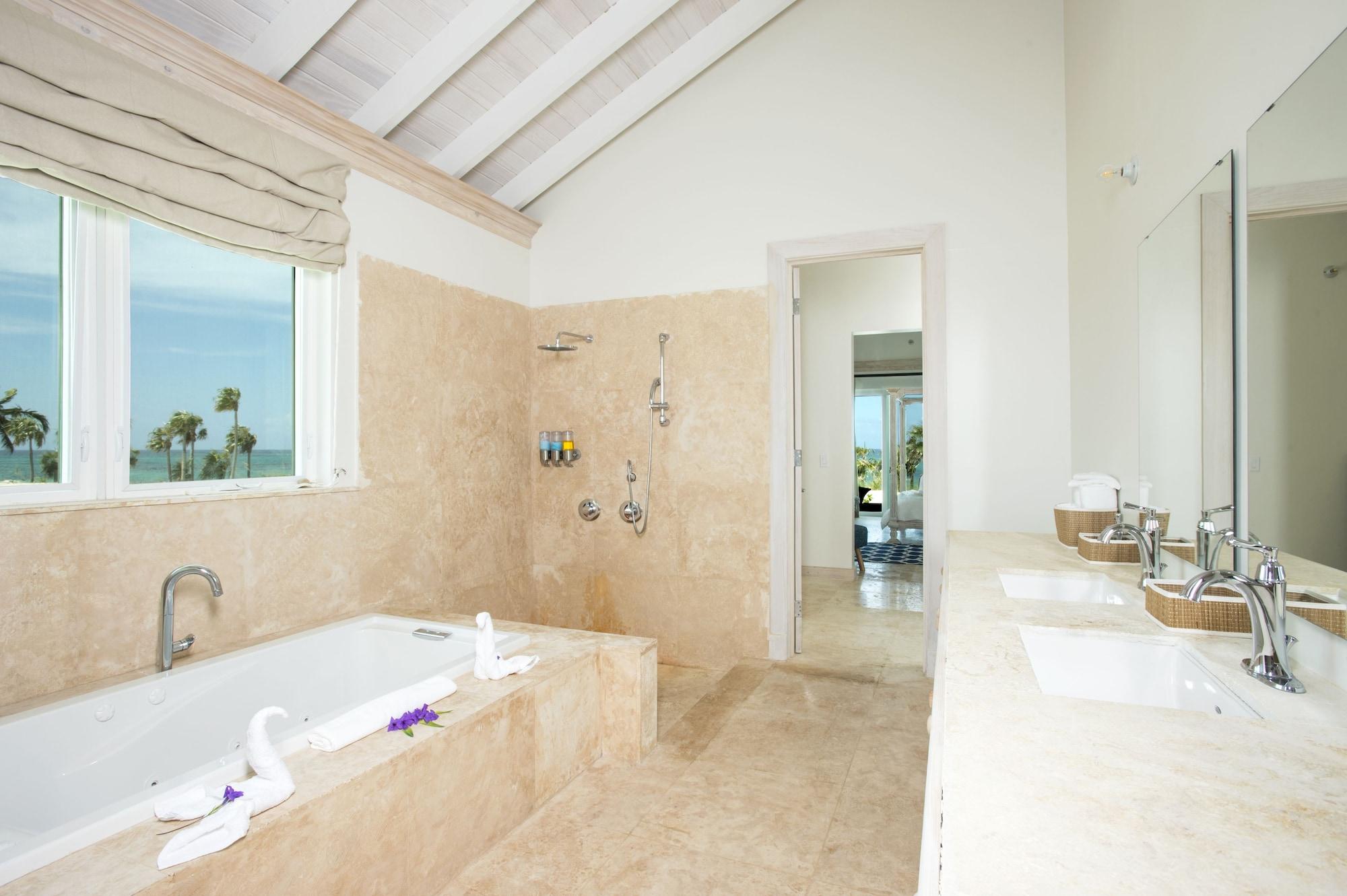 La Bougainvillea by null