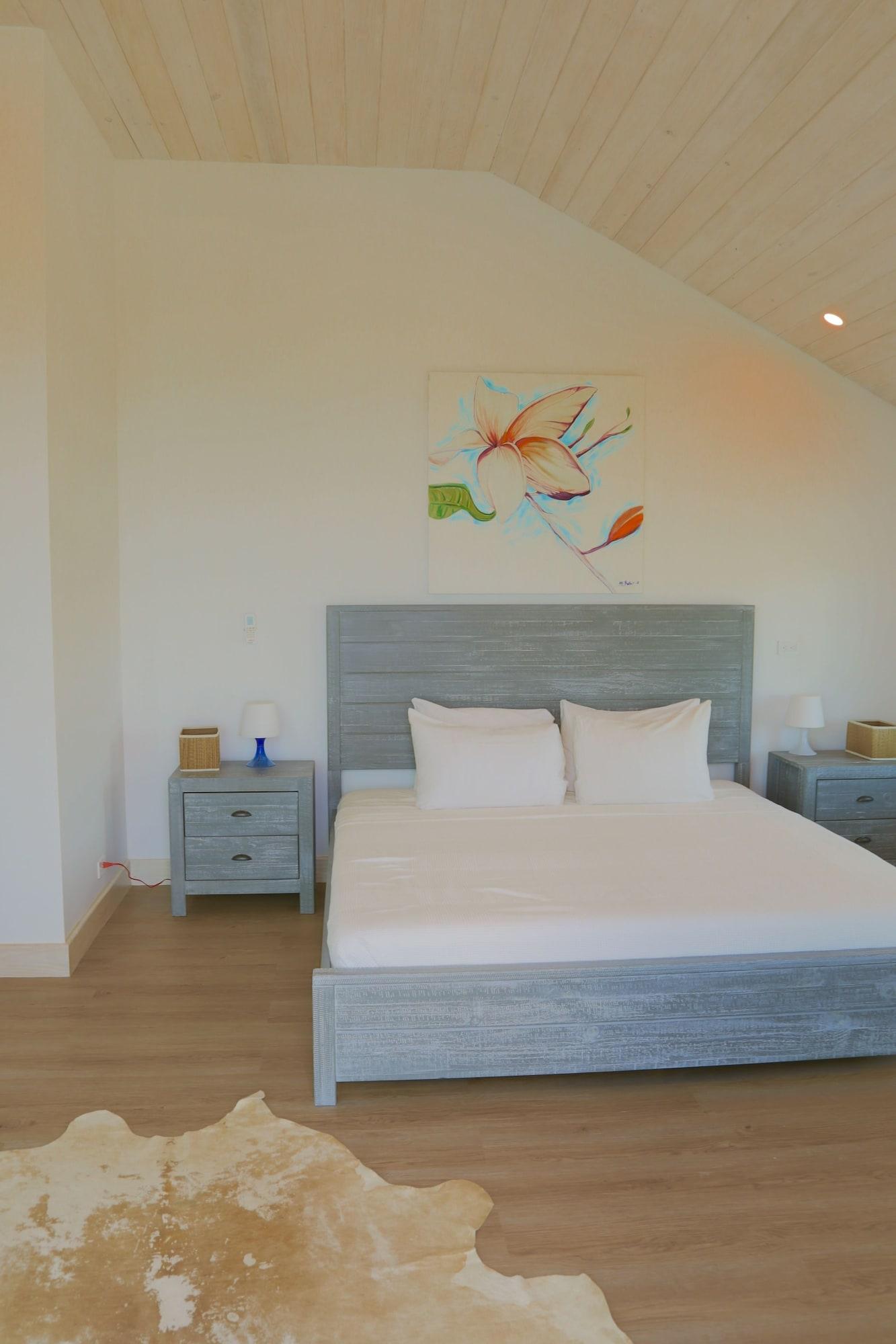 La Bougainvillea by null