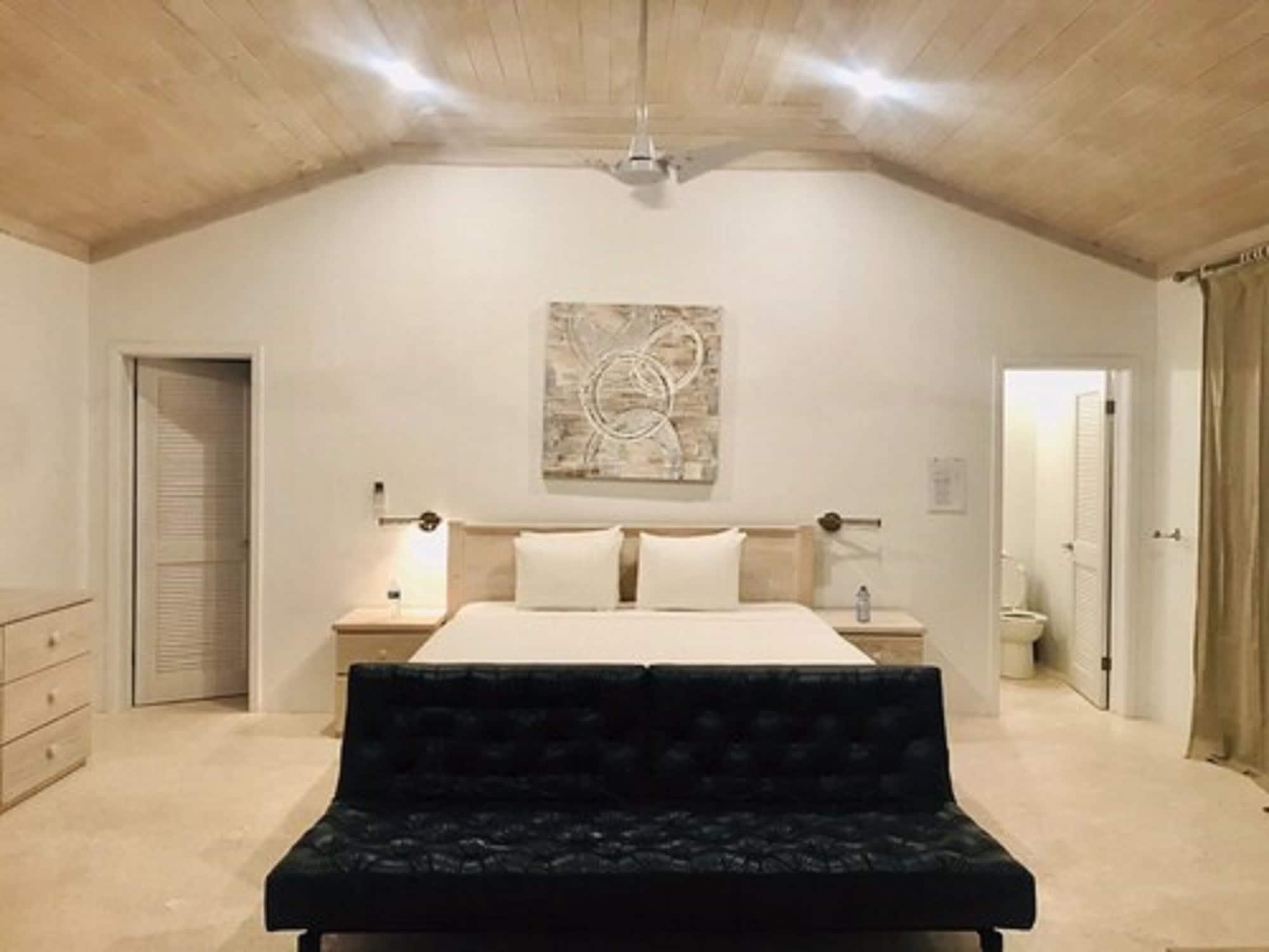 La Bougainvillea by null