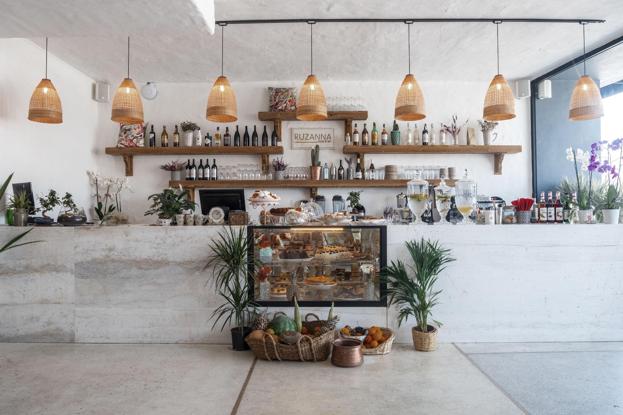 Harbour Suites by null